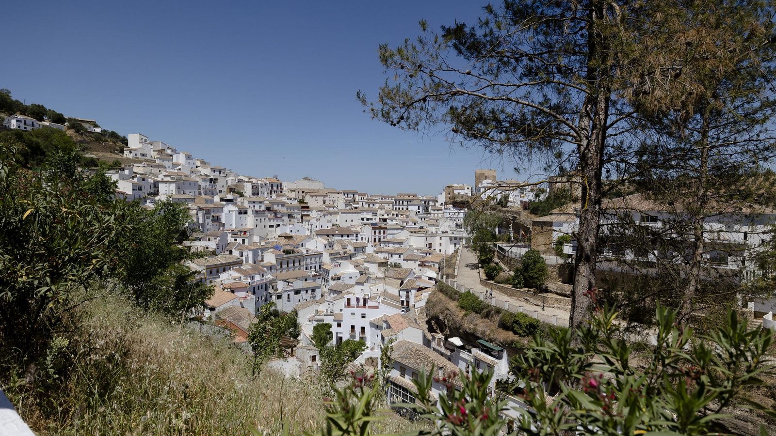 Vista general de Setenil de las Bodegas