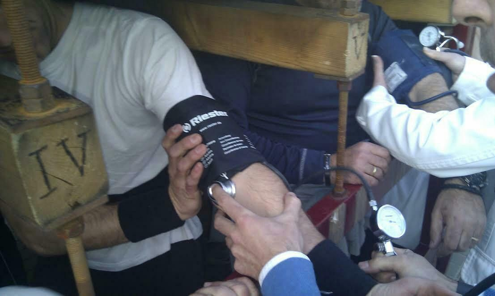 Atención a los costaleros.