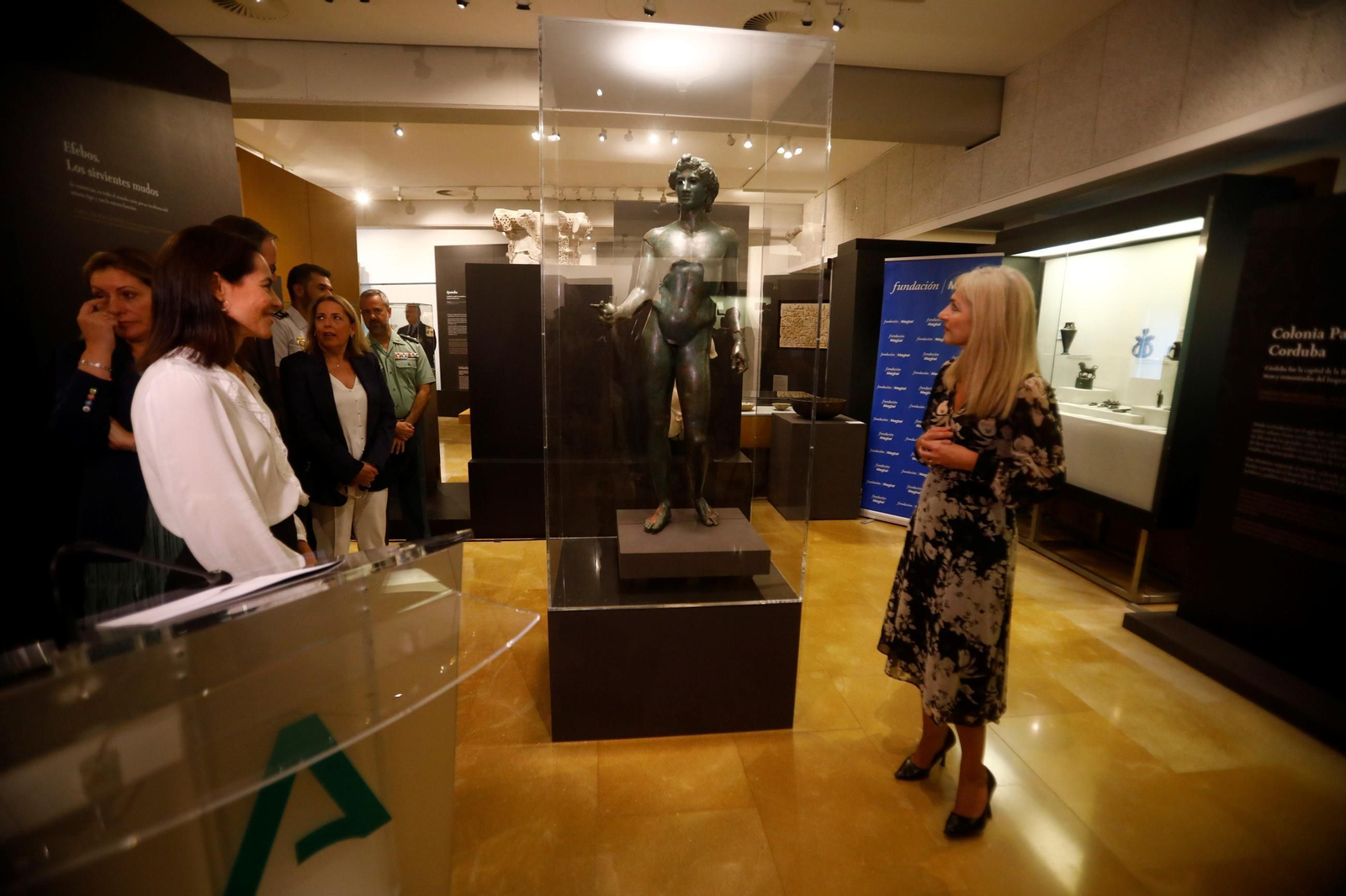 Los efebos de Pedro Abad ya lucen en el Museo Arqueológico de Córdoba, en imágenes