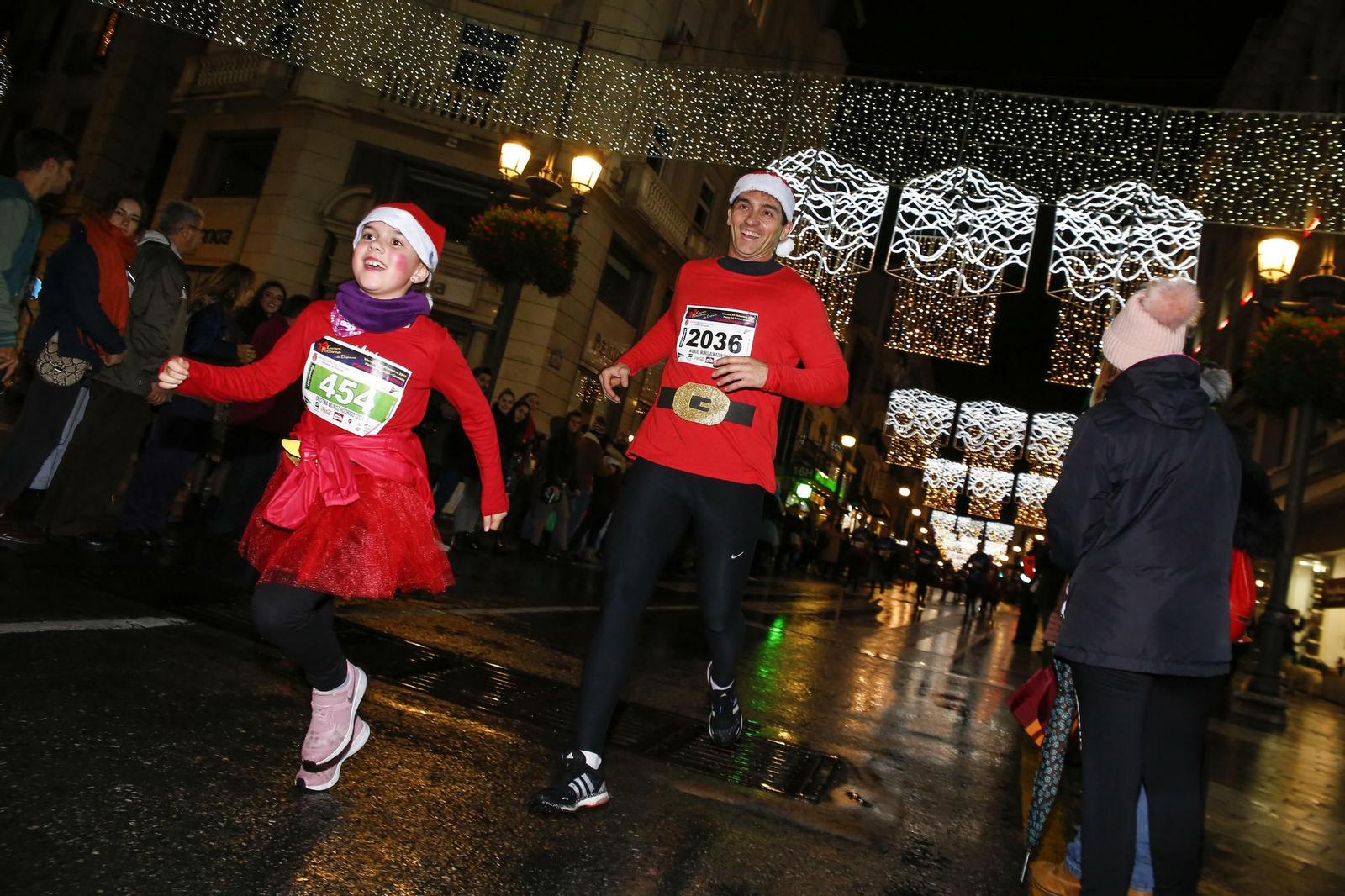 Las imágenes de los mejores disfraces en la Carrera de la Suerte de Granada