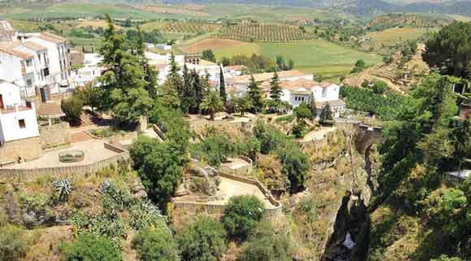 Abierta al turismo de enero a diciembre