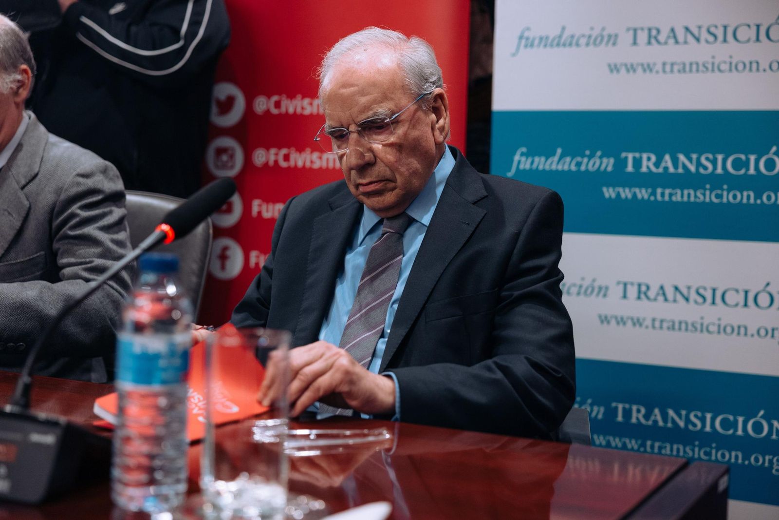 El exvicepresidente del Gobierno Alfonso Guerra el pasado diciembre durante el acto de presentación del libro 'En defensa de la transición' de Teresa Freixes en la Fundación Universitaria Española.