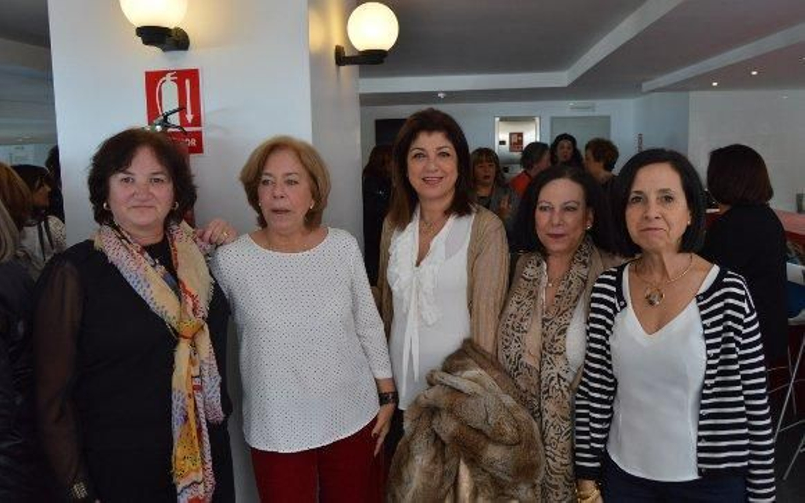 Eloisa Yrayzoz, Elena Rendón, Vicky Varela, Flor Ruiz y Raquel Rodríguez coincidieron en la reunión.

Foto: Ignacio Casas de Ciria