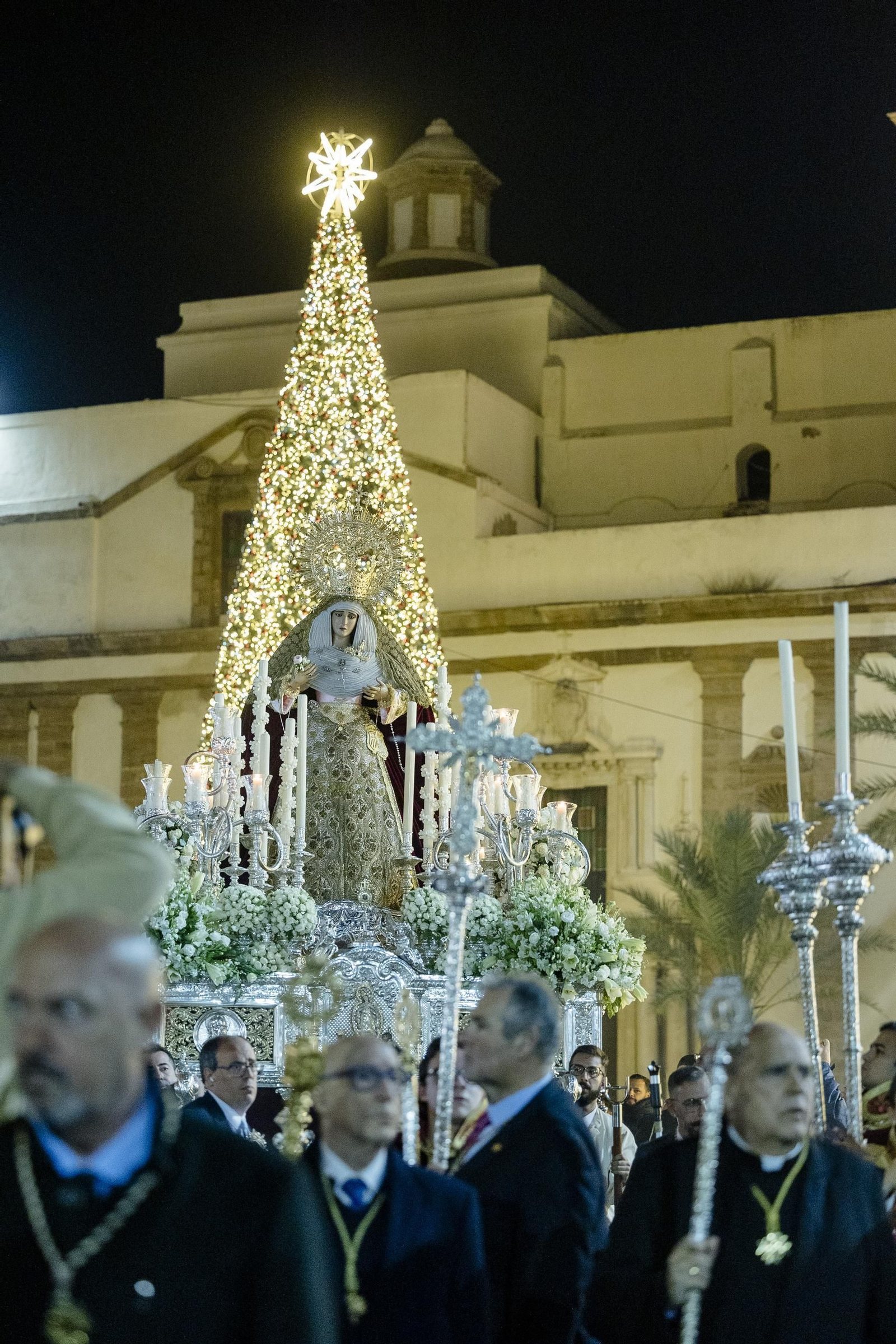 La procesión de regreso a la Merced de la  Virgen del Buen Fin de Sentencia en imágenes
