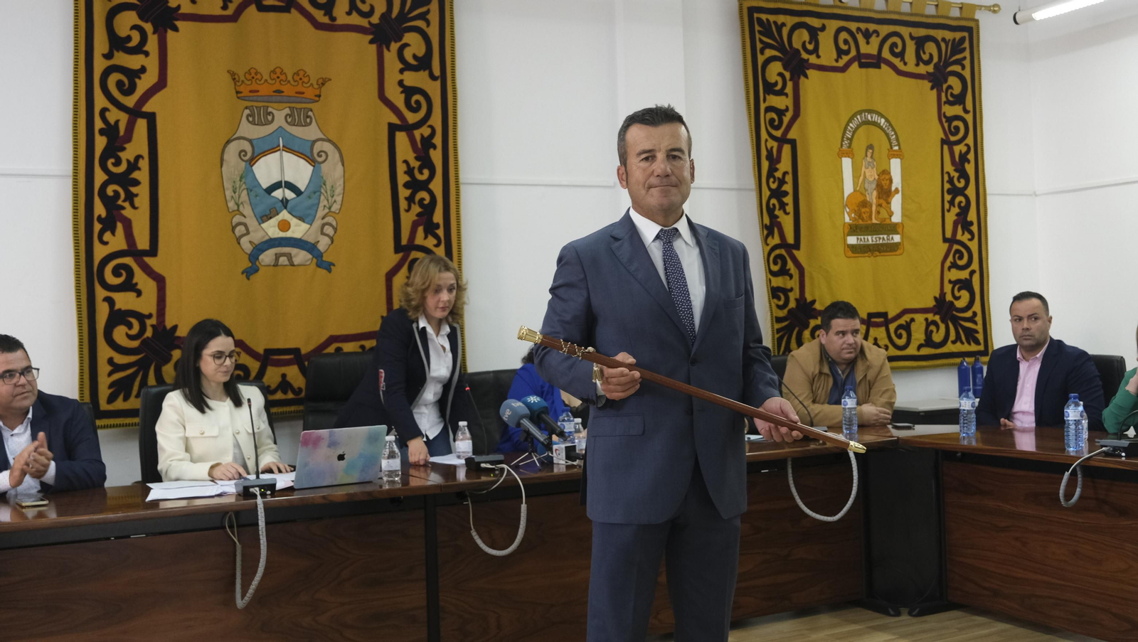 Las imágenes de la moción de censura en el Ayuntamiento de Carboneras