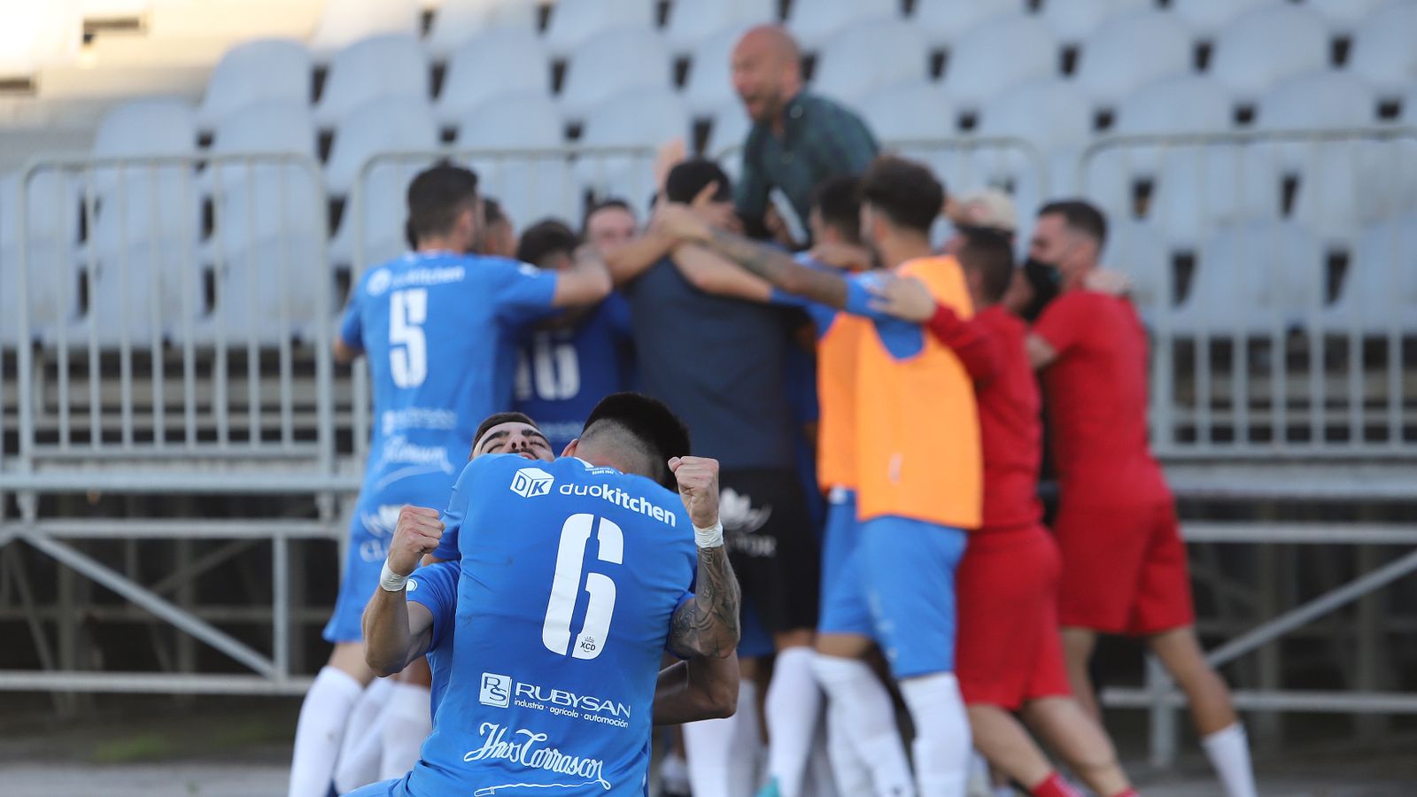Imágenes del Xerez CD contra el Puente Genil en la Juventud