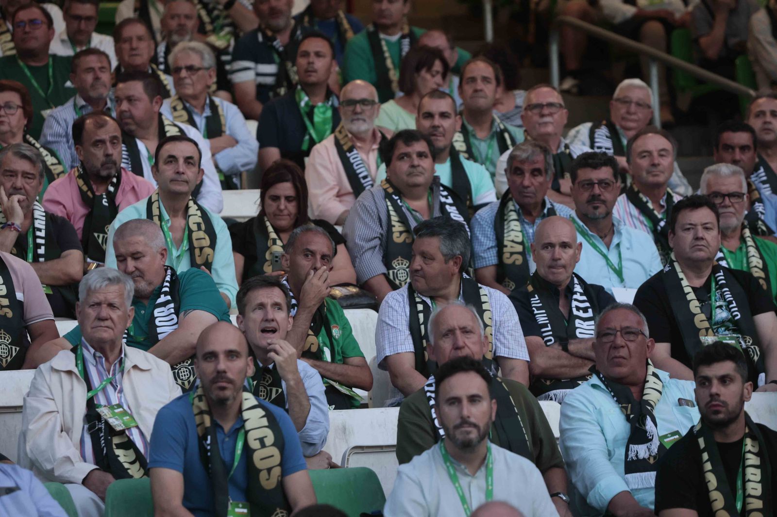 Búscate en el acto Siempre Verdiblancos