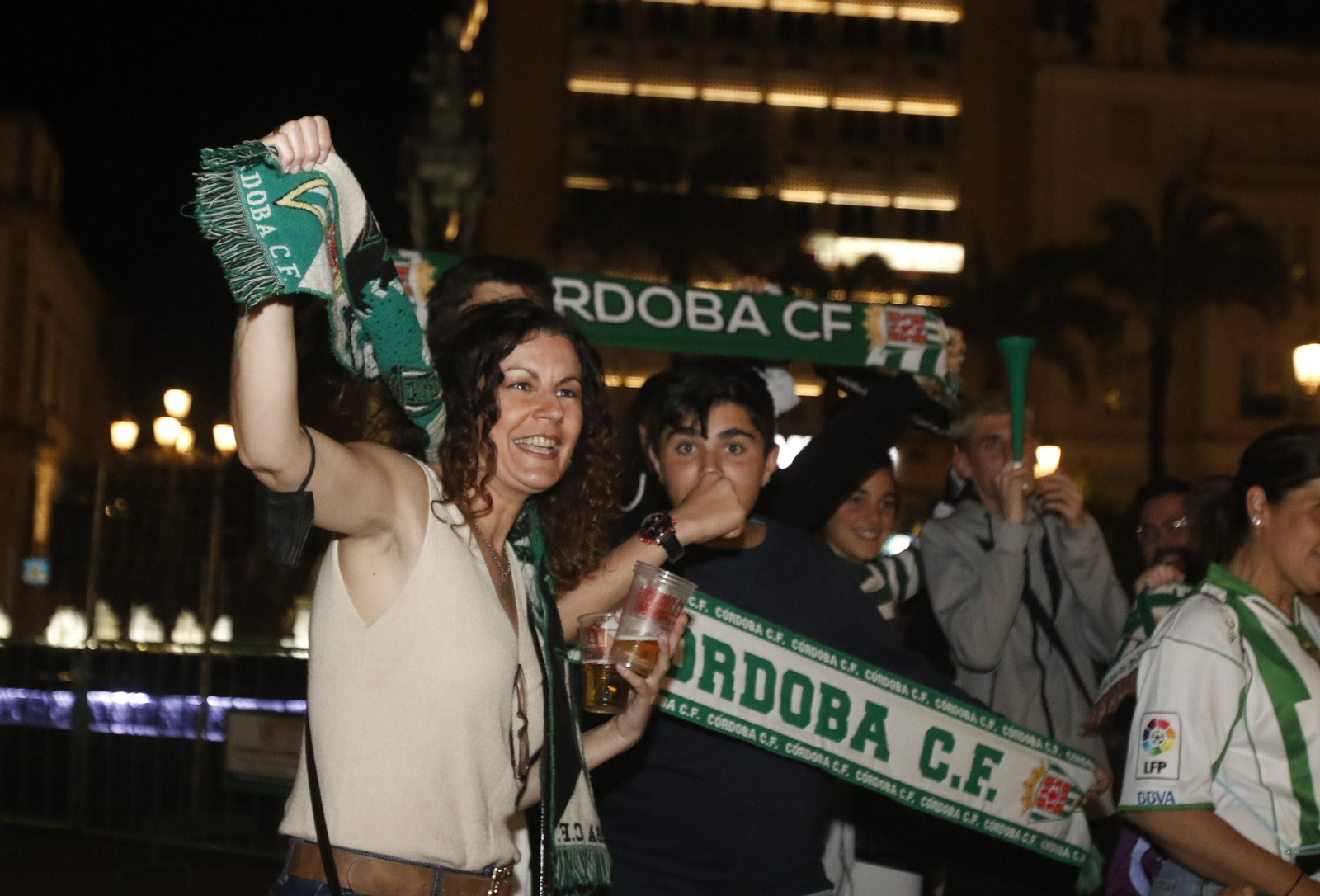 La fiesta de la afición del Córdoba CF en Las Tendillas