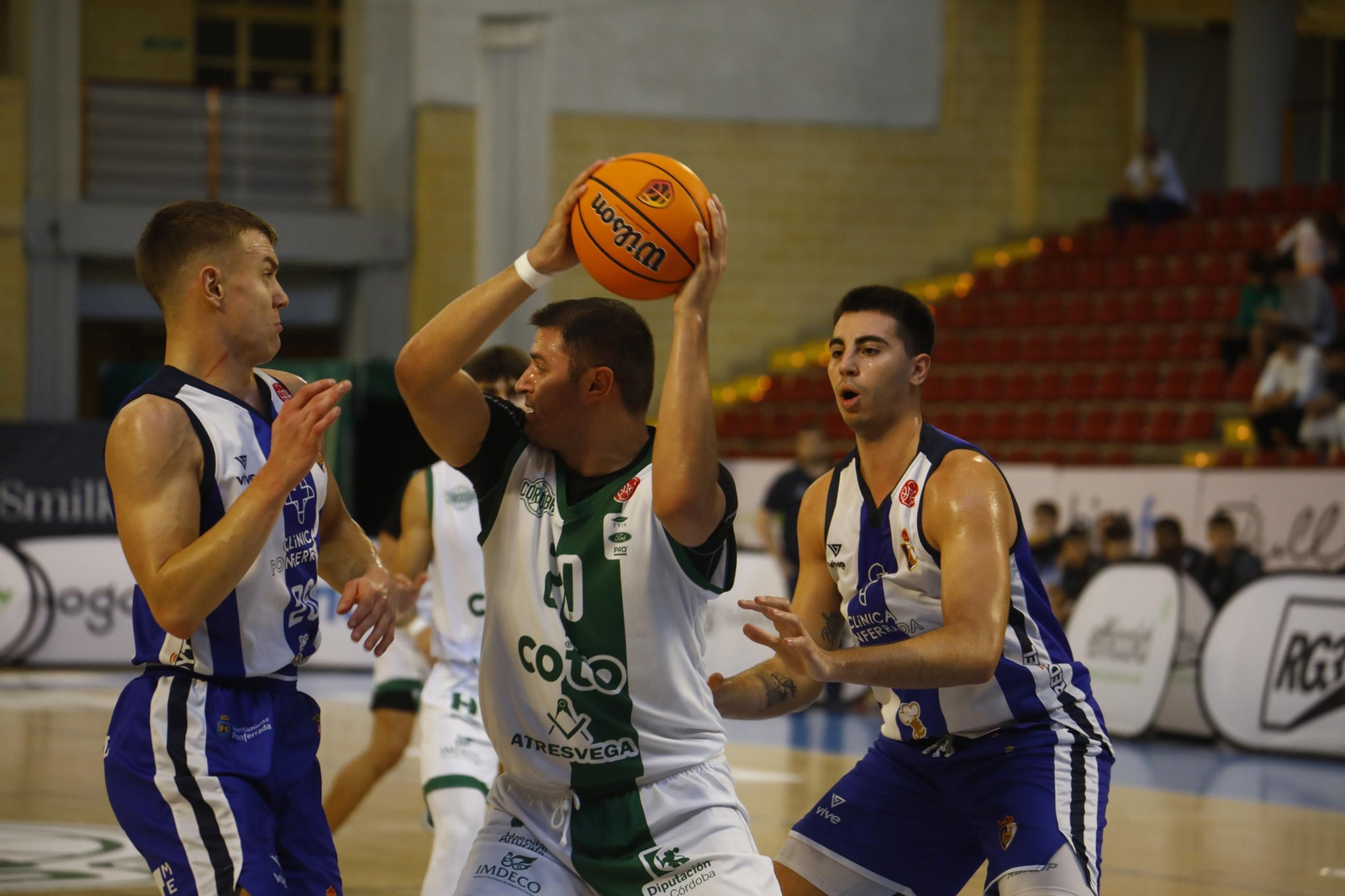 Las mejores fotos del ambiente en Vista Alegre para el Coto Córdoba - Clínica Ponferrada