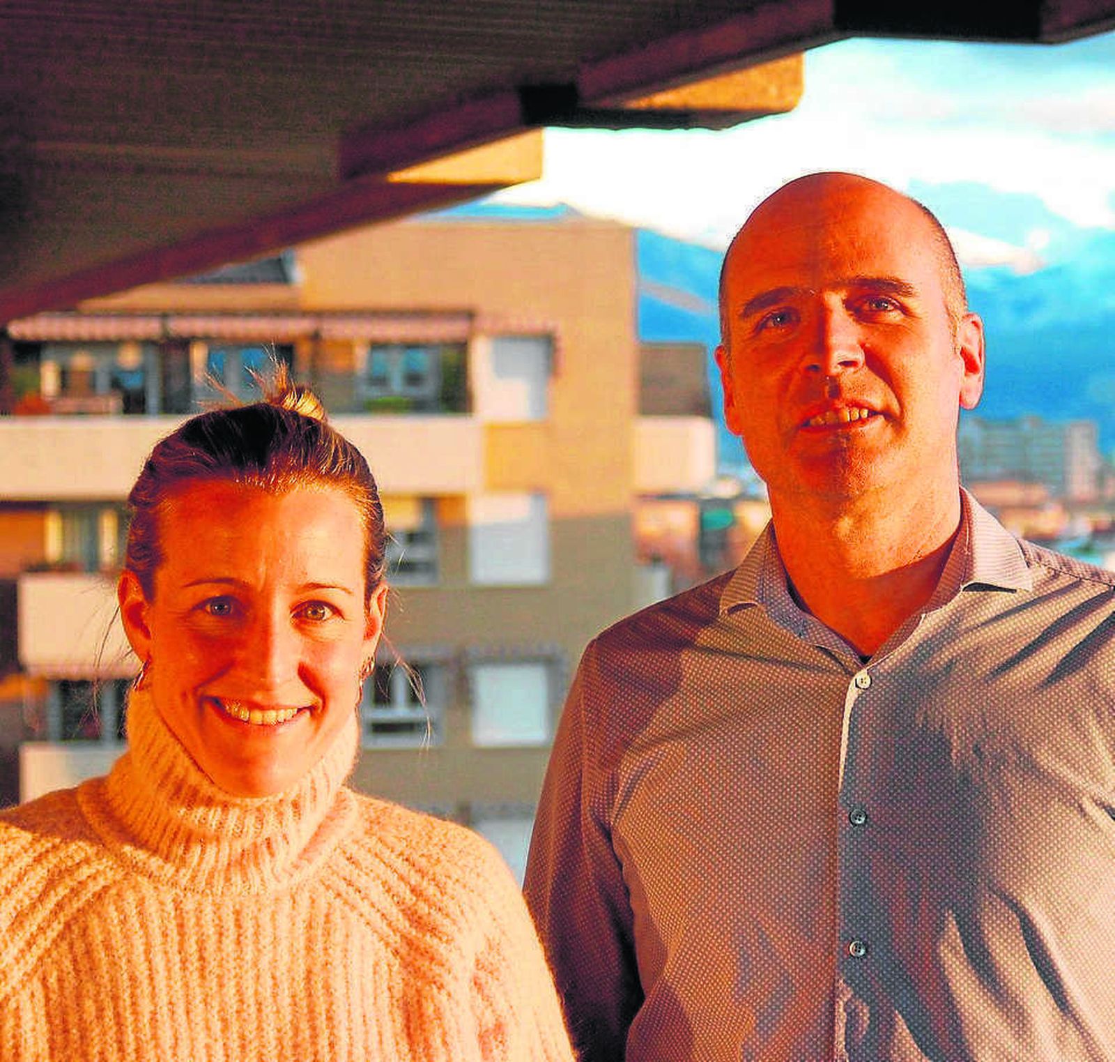 Raquel Gutiérrez, secretaria-tesorera de la Delegación de Granada, y Pedro Borregón, delegado provincial de Granada.