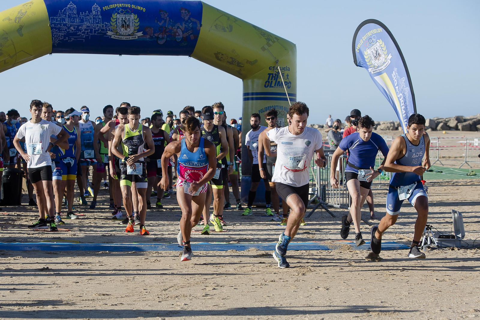 El II acuatlón Tirabuzón ciudad de Cádiz, en imágenes