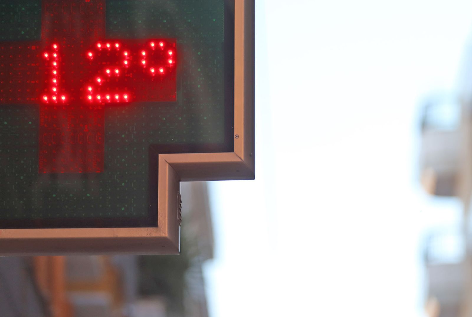 Jornada de frío intenso en las calles de Huelva