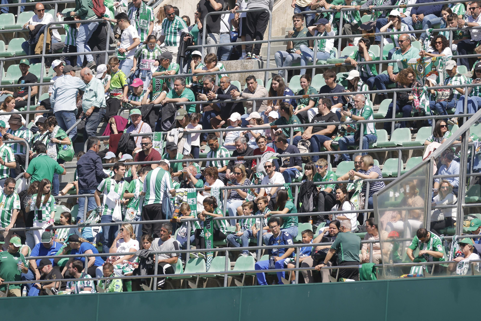 Búscate en las fotos del Betis-Mallorca