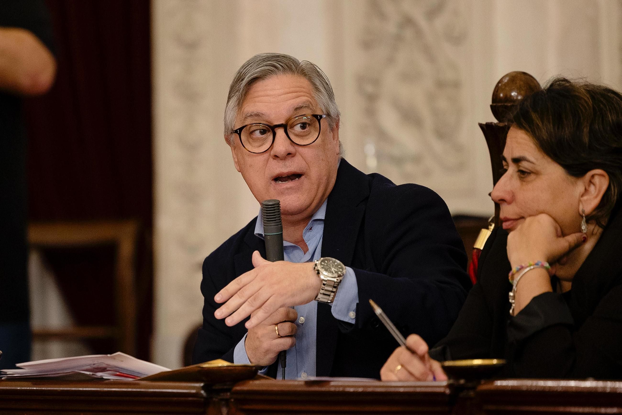 El PSOE de Cádiz denuncia que "Bruno García sigue endeudando a los gaditanos para salvarle la cara a su partido"