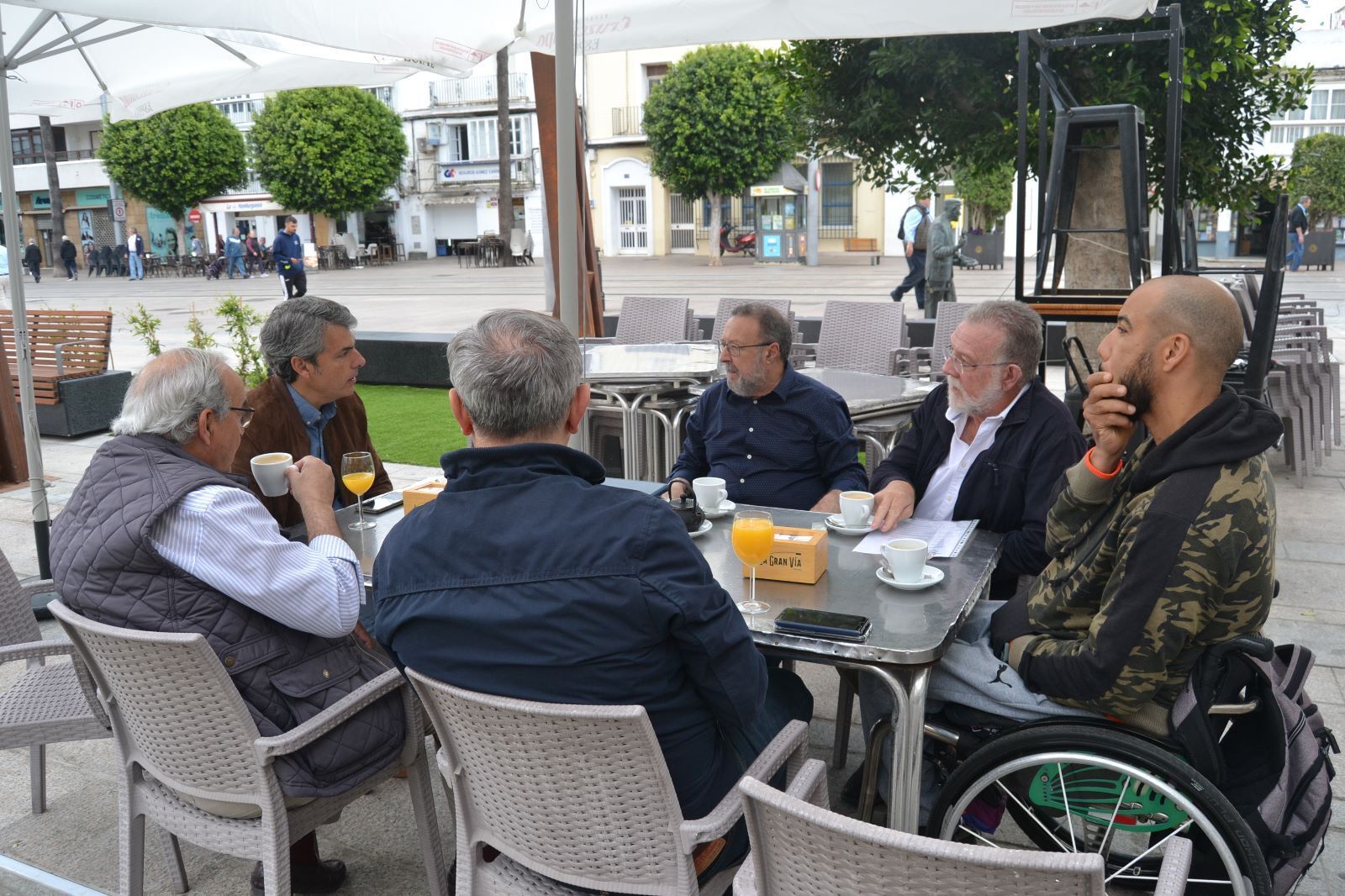 Fran Romero, reunido con miembros de la Asociación de Clubes.