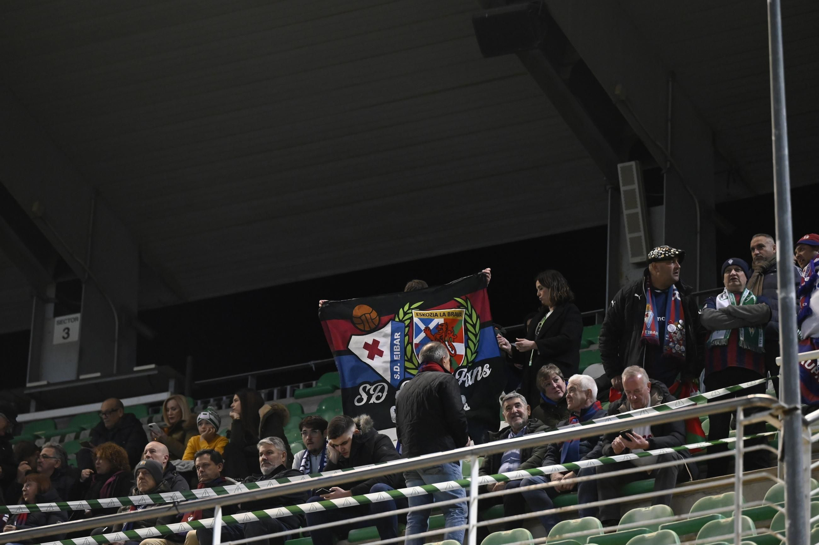 Las mejores fotos del gran ambiente en El Arcángel para el Córdoba CF - Eibar Las mejores fotos del gran ambiente en El Arcángel para el Córdoba CF - Eibar