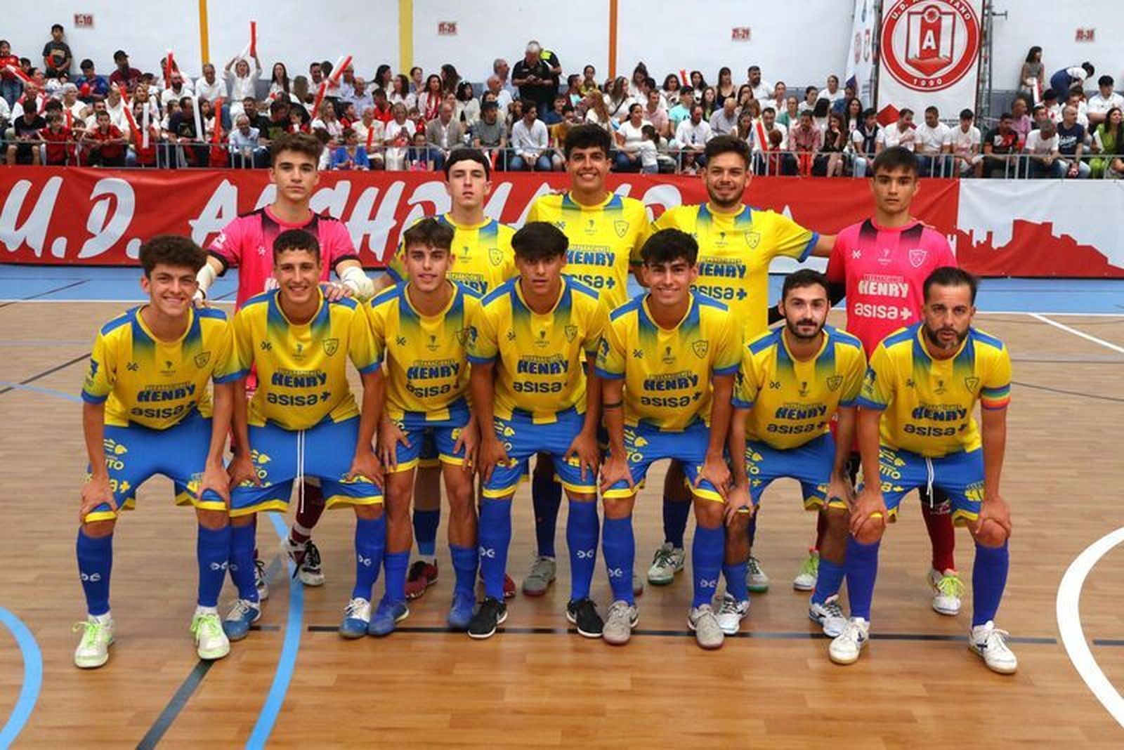 Plantilla del Cádiz CF Virgili en un partido del presente curso.