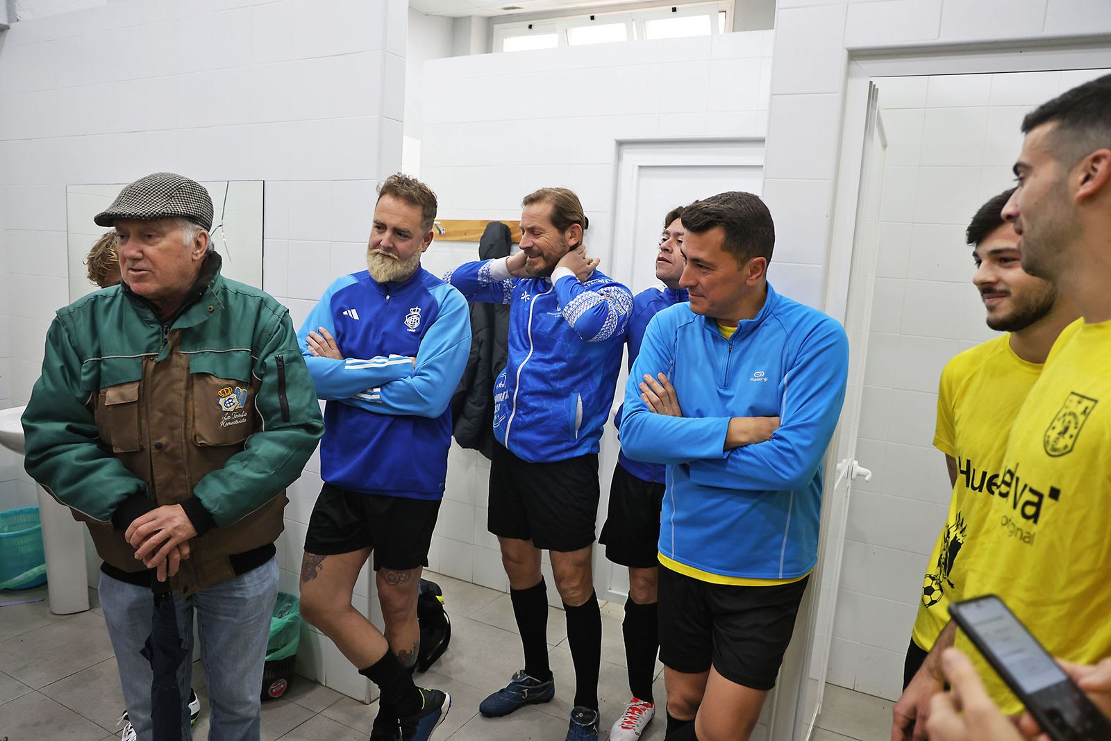 Periodistas y políticos disputan su tradicional partido navideño de fútbol