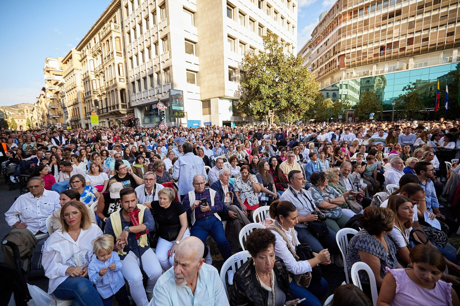 La celebración de la Procesión Magna de Granada, en imágenes
