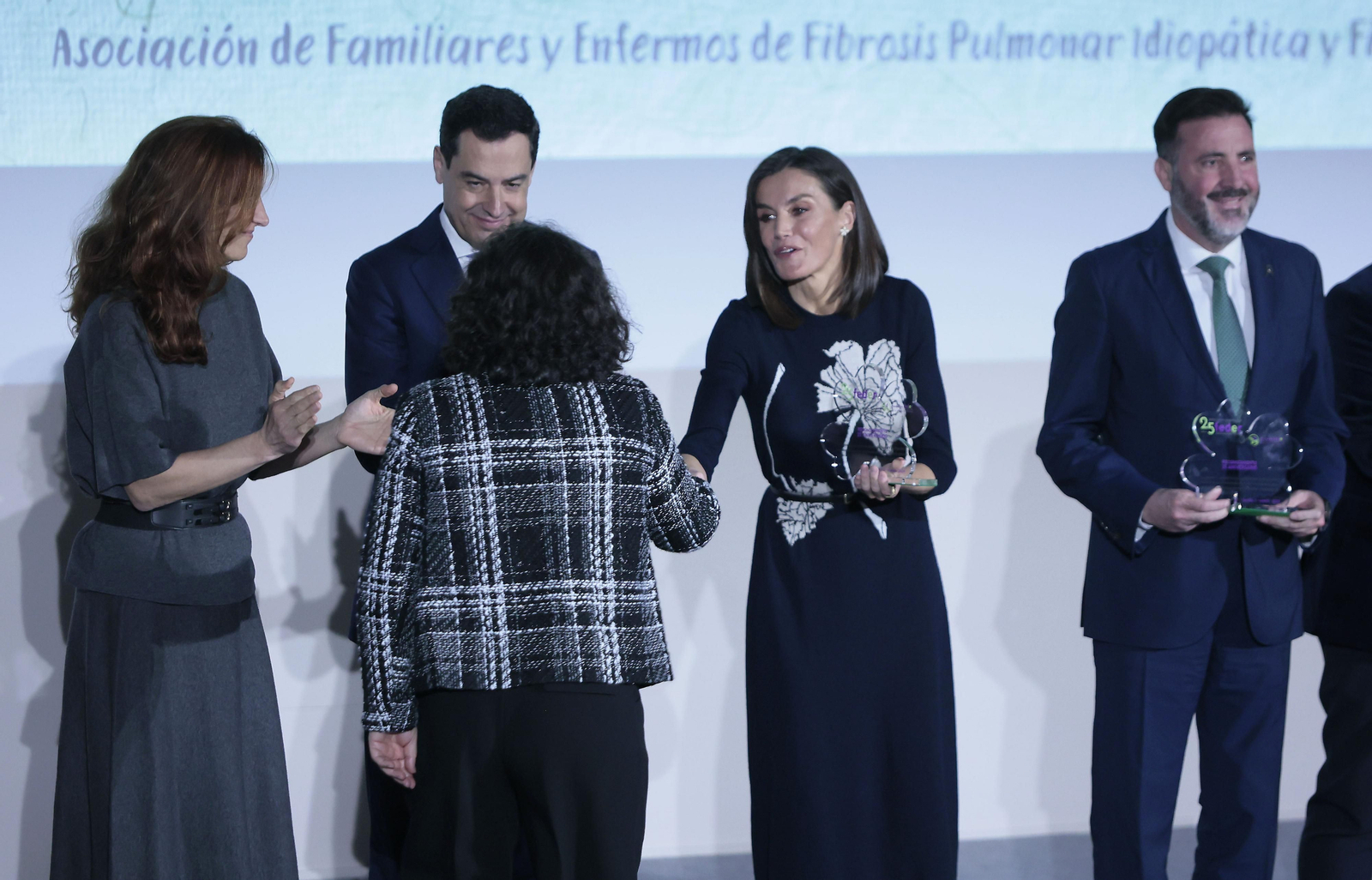 Las imágenes de la reina Leticia en el congreso de enfermedades raras