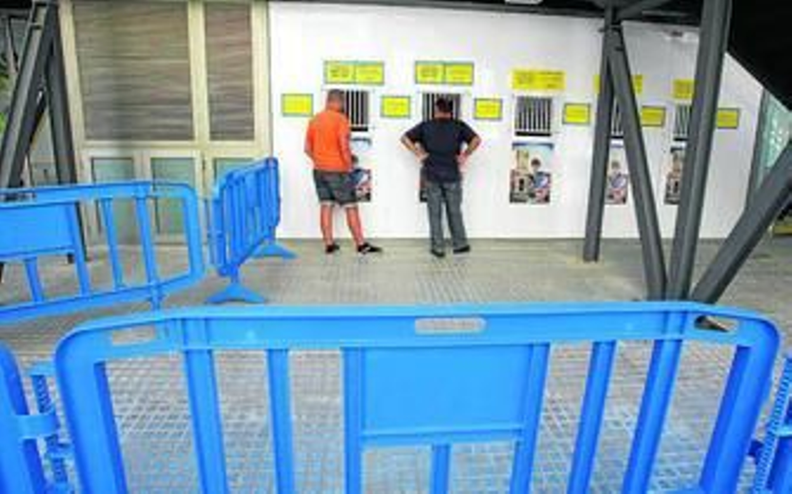 Desoladora imagen ayer de las taquillas del Carranza, nada que ver con las colas de otras temporadas.