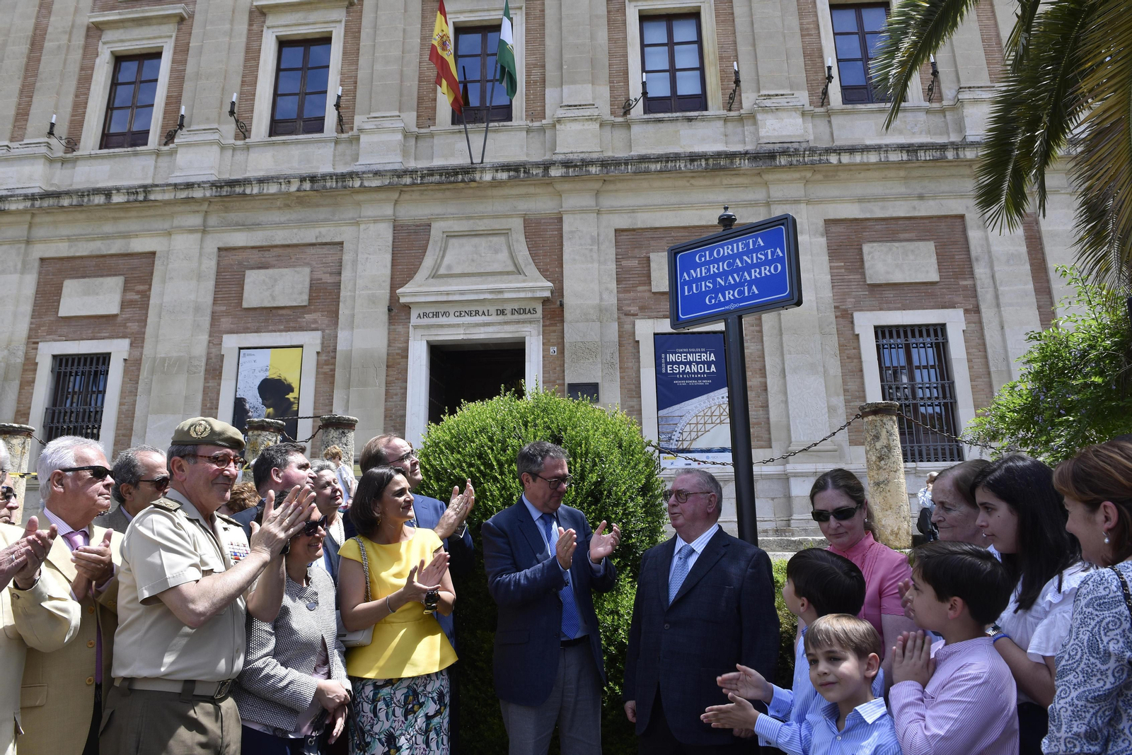 Las imágenes de la inauguración de la glorieta Luis Navarro García