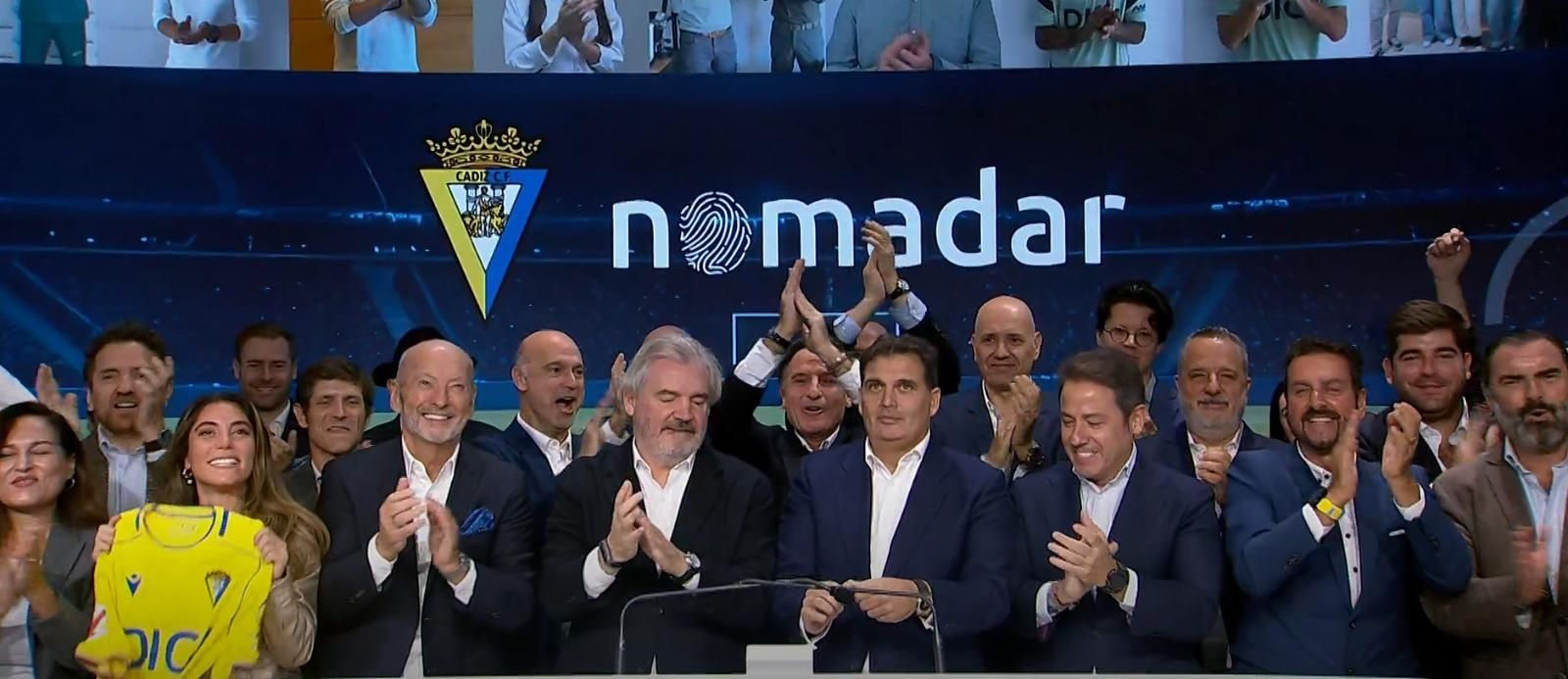 Un momento de la salida a Bolsa del Cádiz CF.