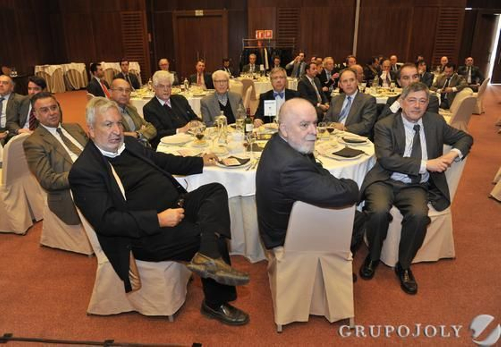 Fernando Feijoo, Felipe Luis Maestro, Manuel Marchena, Enrique Cerdá, Antonio Miguel Bernal, Manuel Ángel Martín, Luis Miguel Rufino, José Luis García del Pueyo, Rafael Salgueiro y Juan Gil.

Foto: Juan Carlos Vázquez