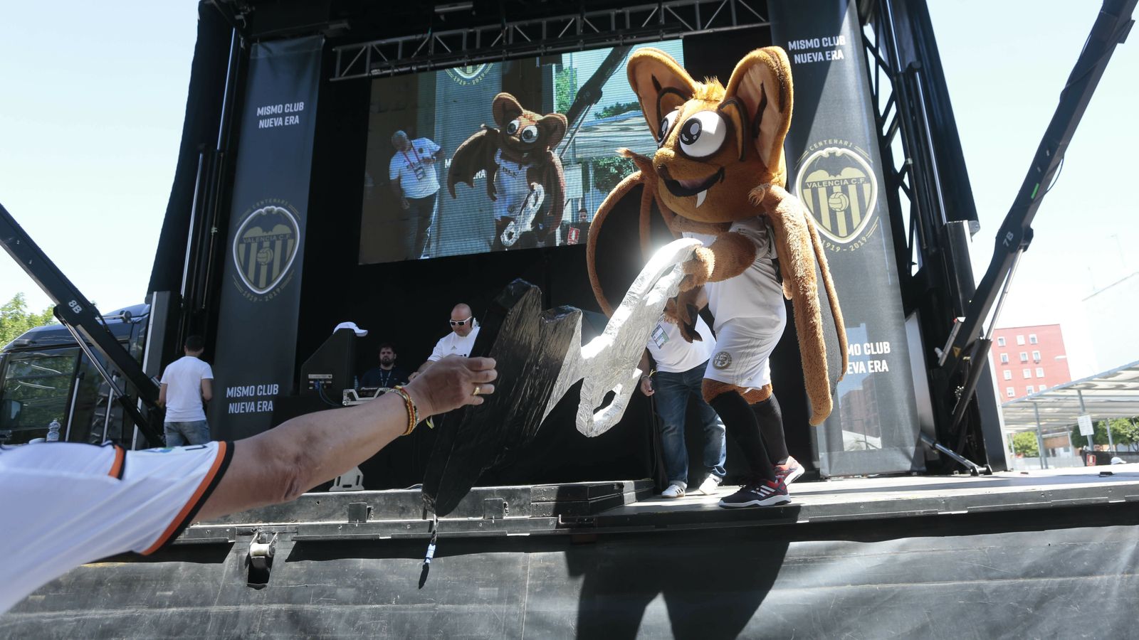 Espectaculares imágenes de la afición del Valencia