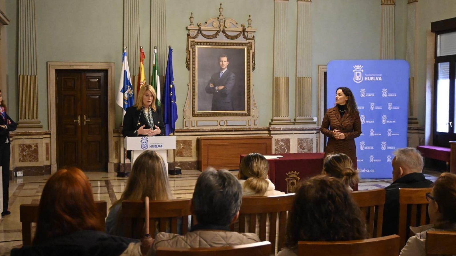 La alcaldesa de Huelva, Pilar Miranda, y la teniente alcalde de Empleo, Vivienda, Desarrollo Económico y Fondos Europeos del Ayuntamiento de Huelva, Adela de Mora. La alcaldesa de Huelva, Pilar Miranda, y la teniente alcalde de Empleo, Vivienda, Desarrollo Económico y Fondos Europeos del Ayuntamiento de Huelva, Adela de Mora.