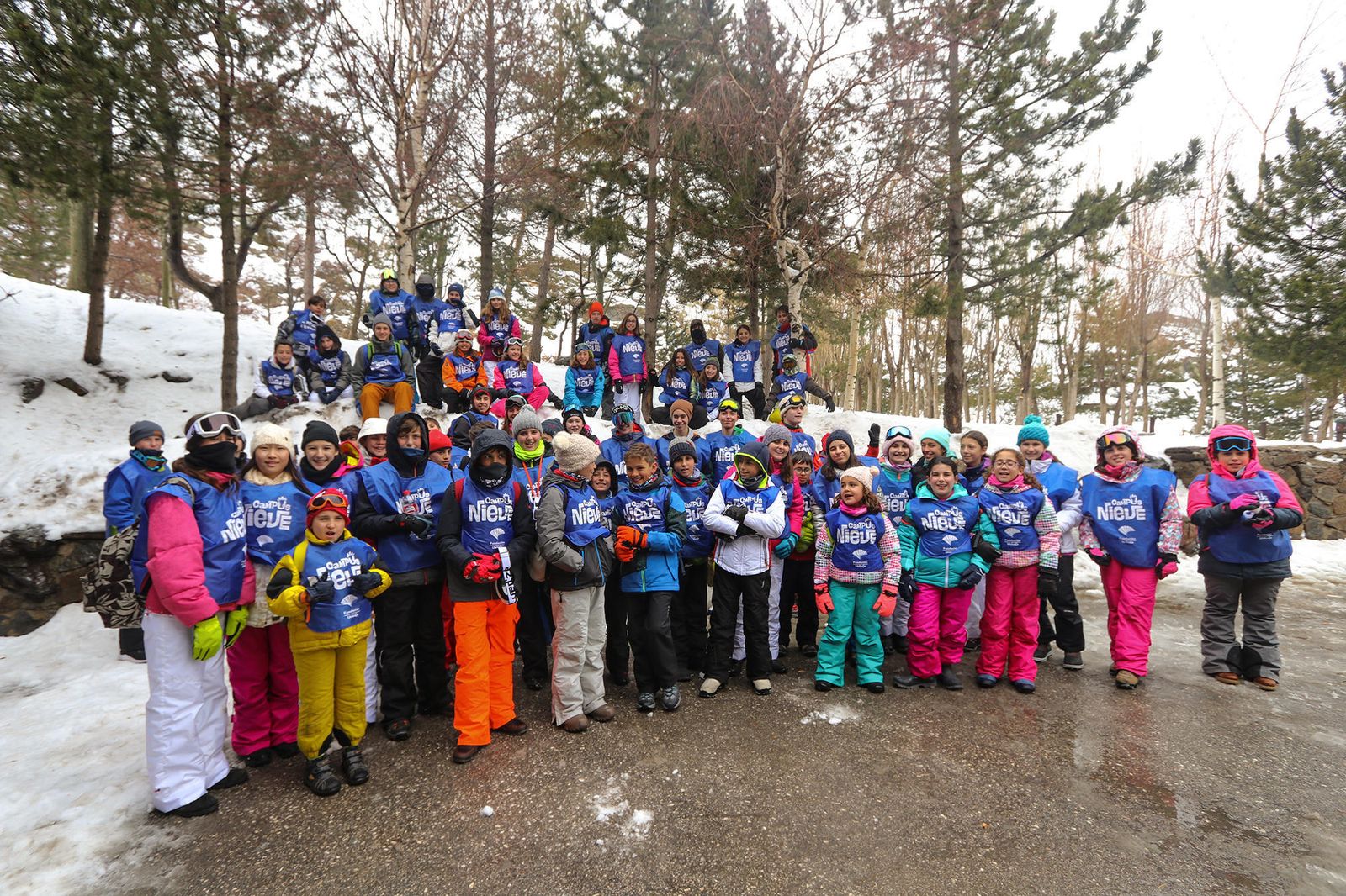 Campamentos juveniles en contacto con la nieve