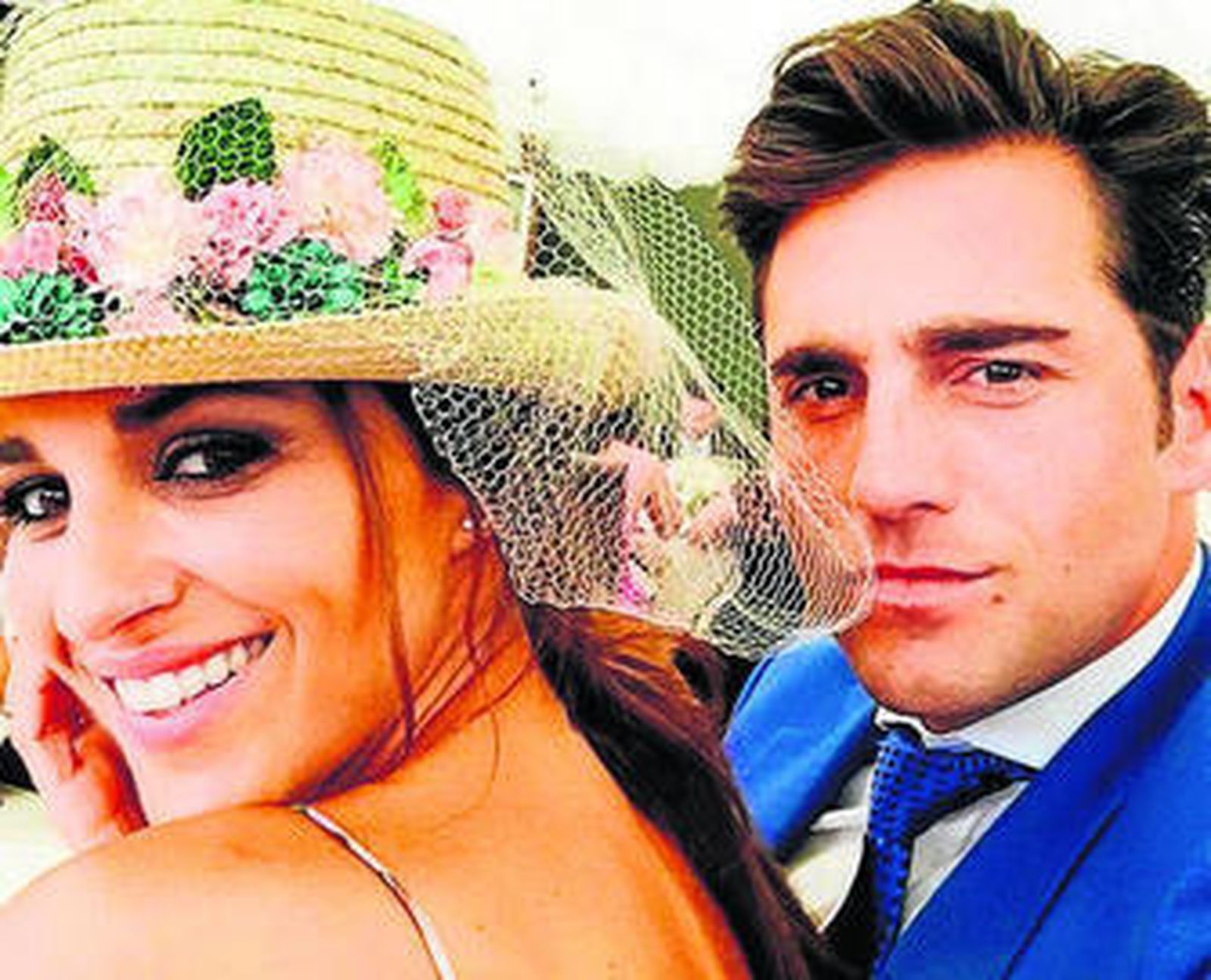 La esposa de David Bustamante ha lucido en el enlace de sus cuñados un original tocado de Mibuh.