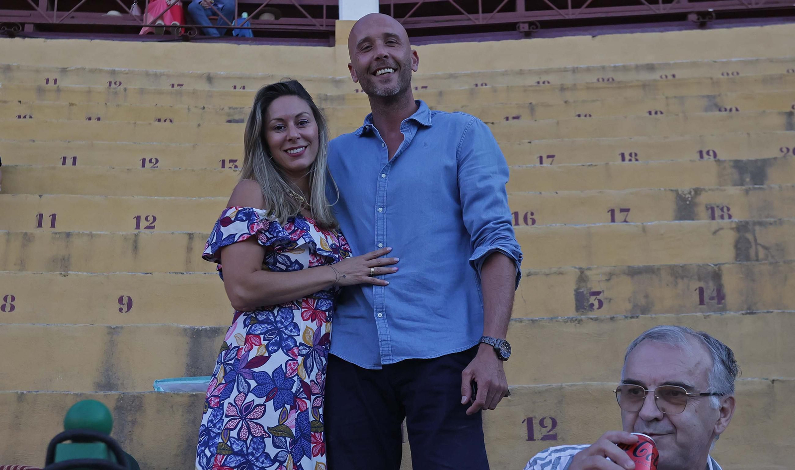 Búscate en la Plaza de Toros 'El Arenal' durante la novilla mixta con picadores del sábado de la Feria de La Línea