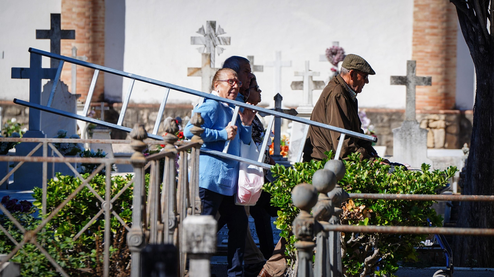 Día de todos los Santos en el cementerio de Jerez