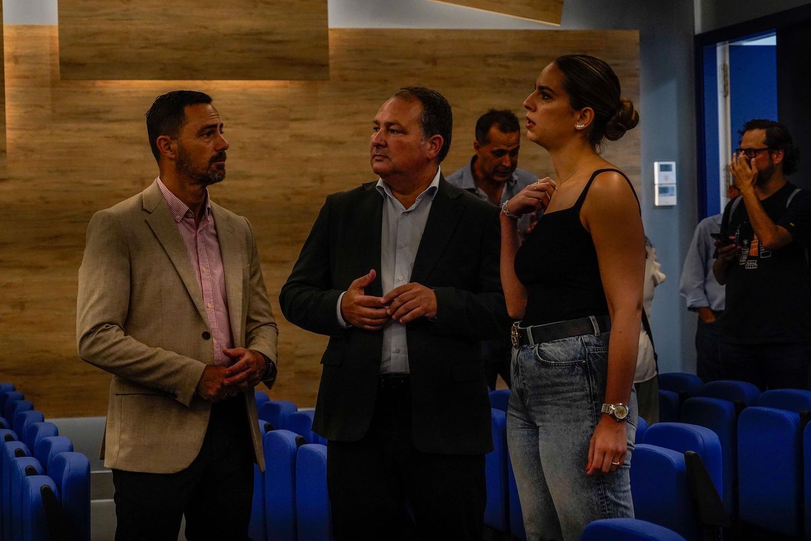 Imágenes de la visita guiada para dar a conocer las reformas realizadas en el Muelle de las Carabelas y su entorno