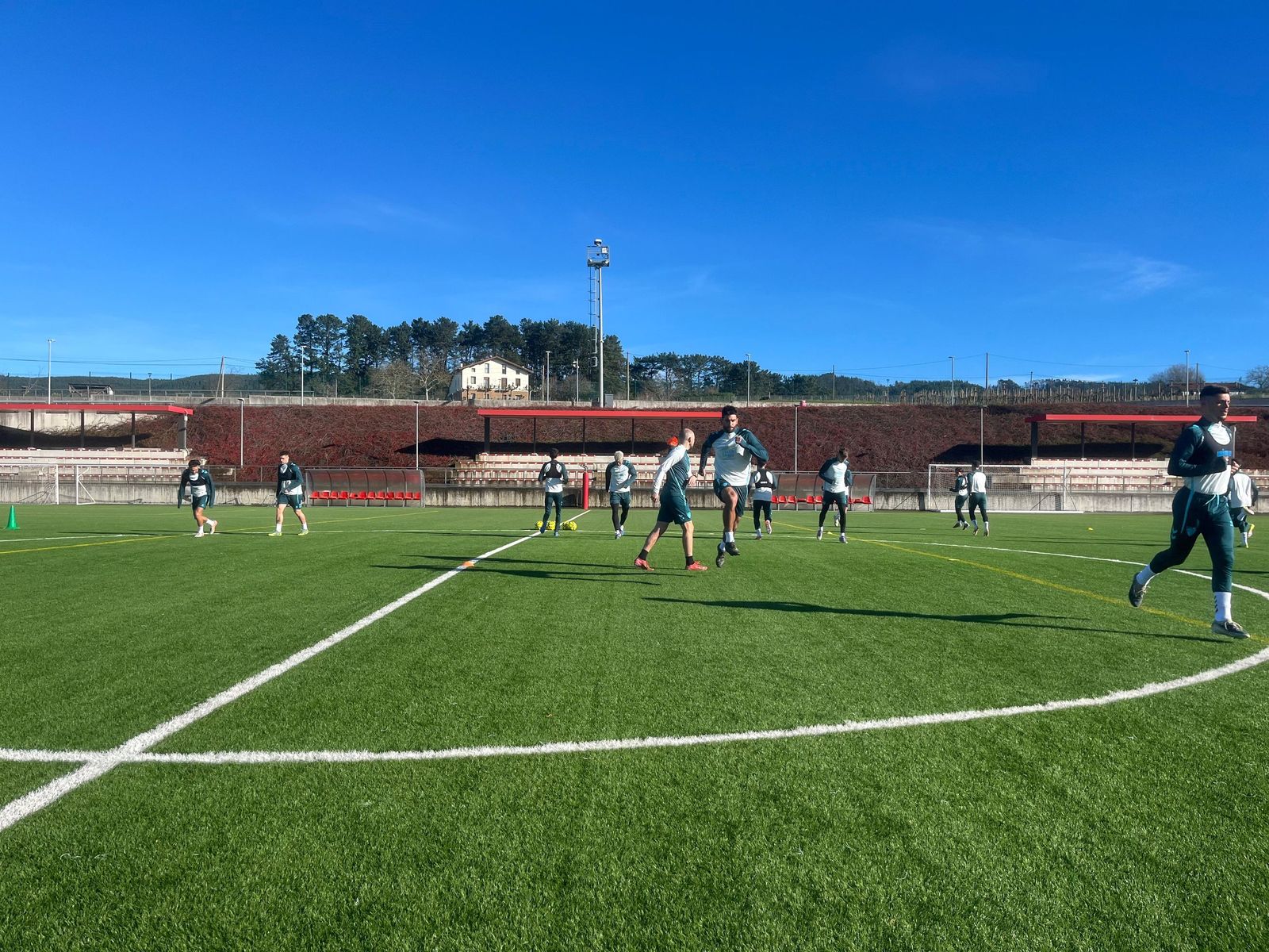 El Málaga CF se recupera en Lezama