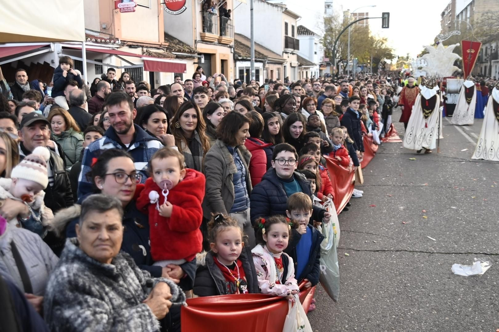 Así son las carrozas y pasacalles de la Cabalgata de Reyes Magos de Córdoba, en imágenes
