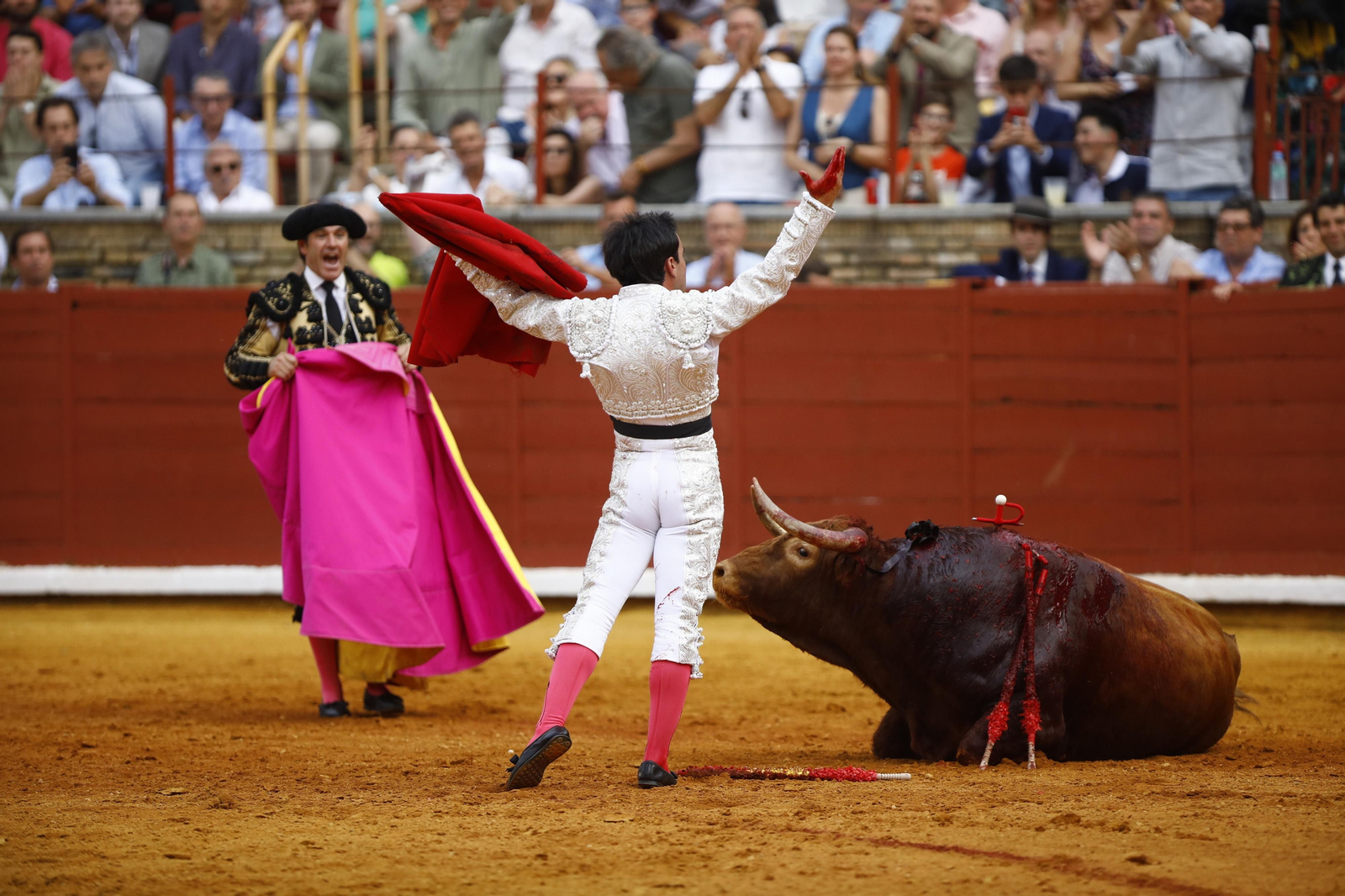 La corrida de Talavante, Roca Rey y Lagartijo, en Córdoba, en imágenes