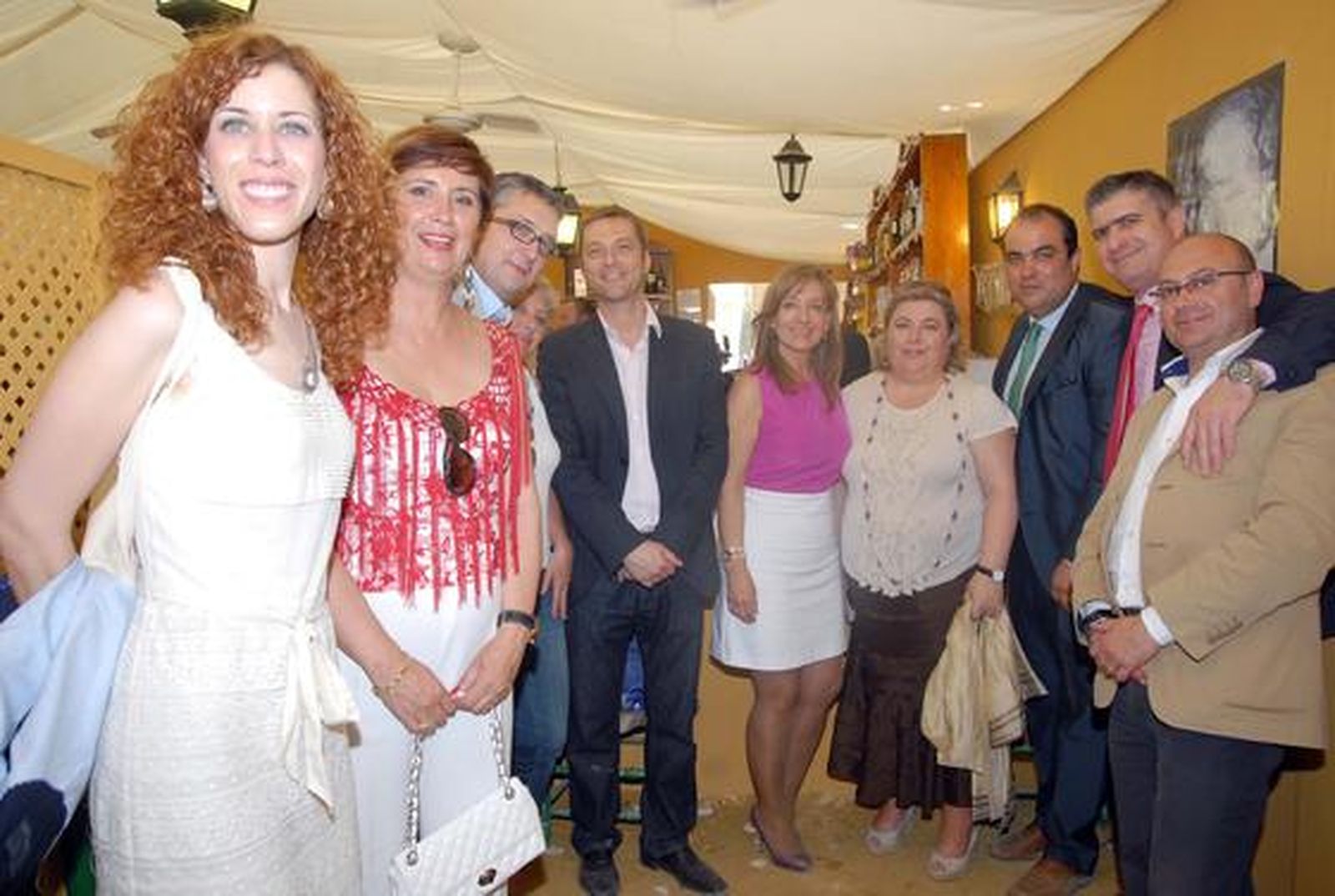 Los concejales municipales Míriam Alconchel, María del Carmen Martínez y José Manuel Jiménez, junto a la alcaldesa, Pilar Sánchez; Clara Aguilera, Armando García y Fernando Repiso, David Fernández y Juan Antonio Blanco. 

Foto: Manuel Aranda