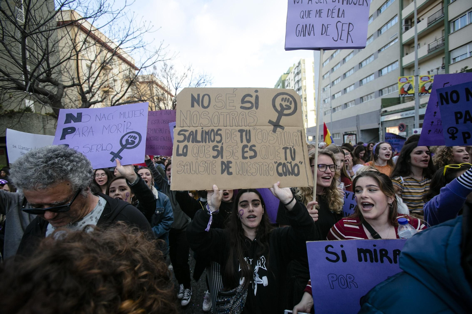Miles de personas acudieron a  la gran manifestación del 8-M