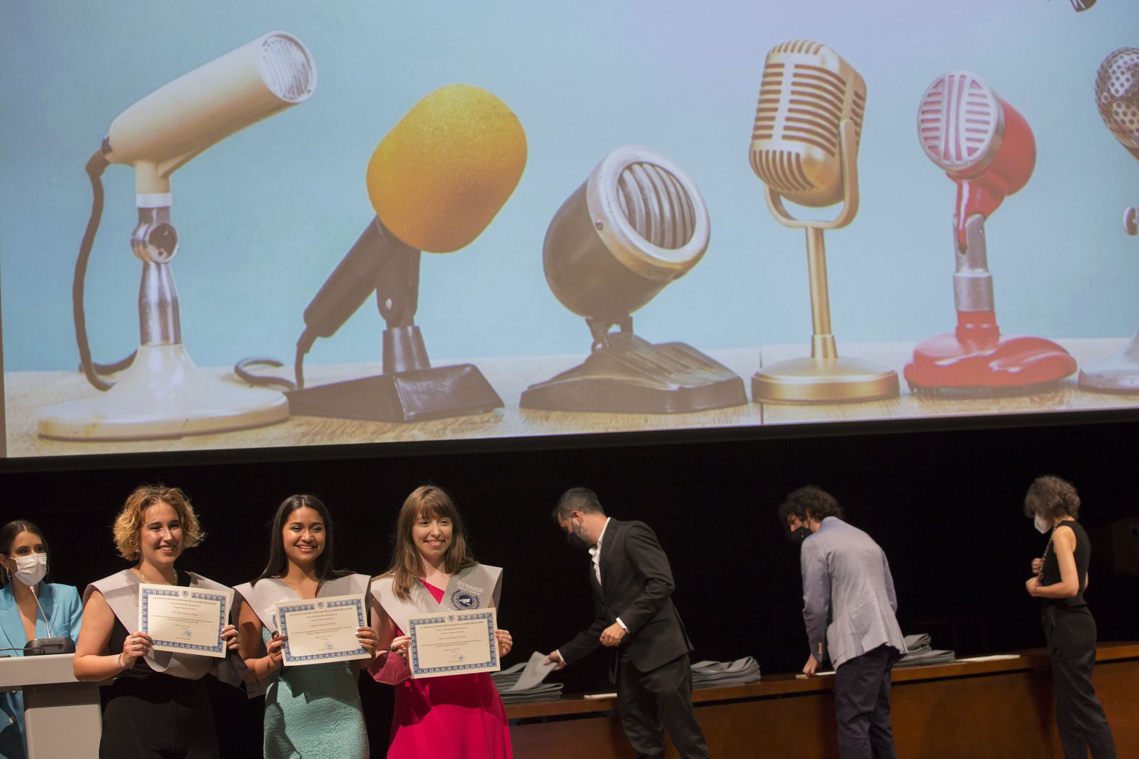 La graduación de los alumnos del Grado de Periodismo de la UMA, en fotos