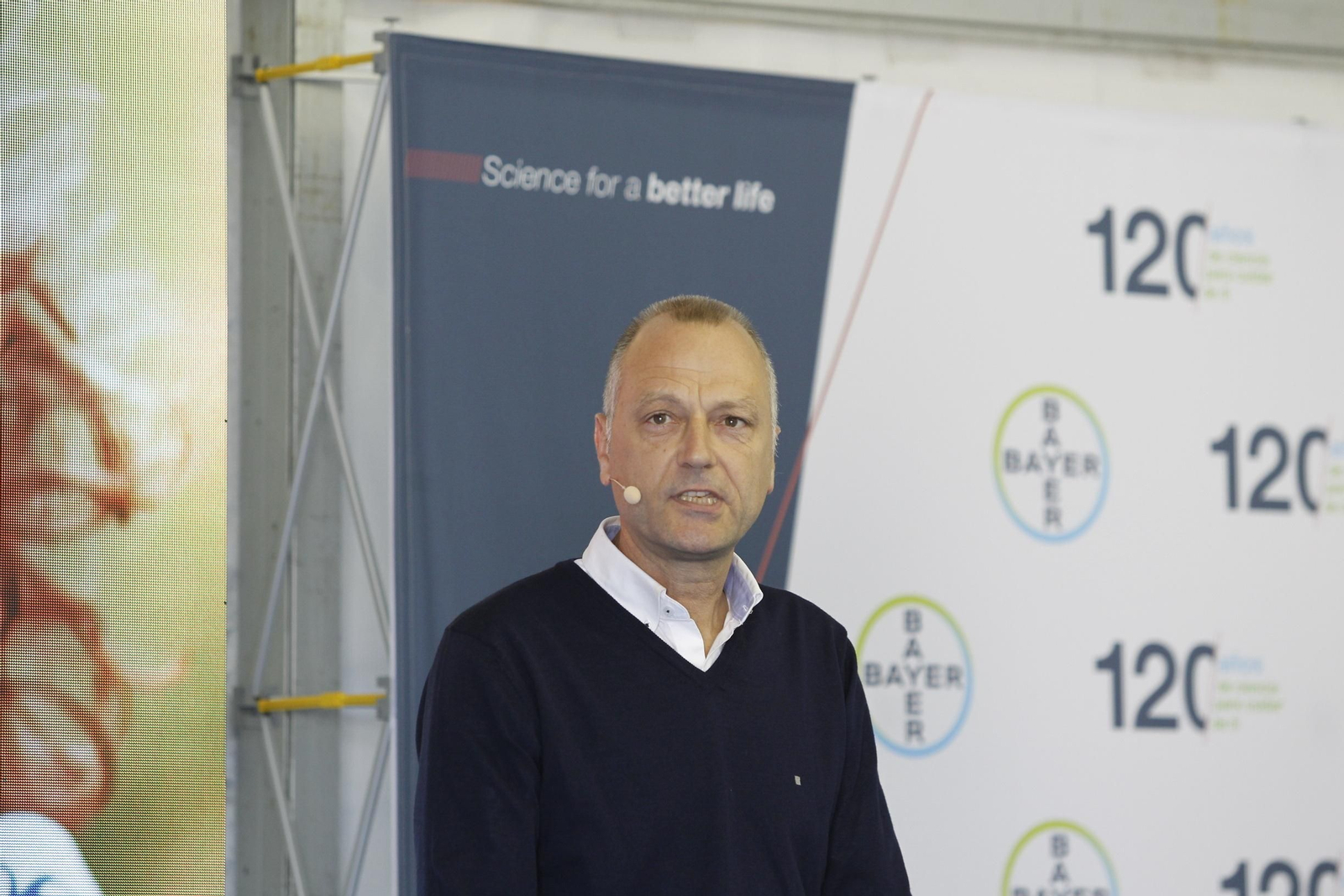 Fotogalería presentación resultados Bayer