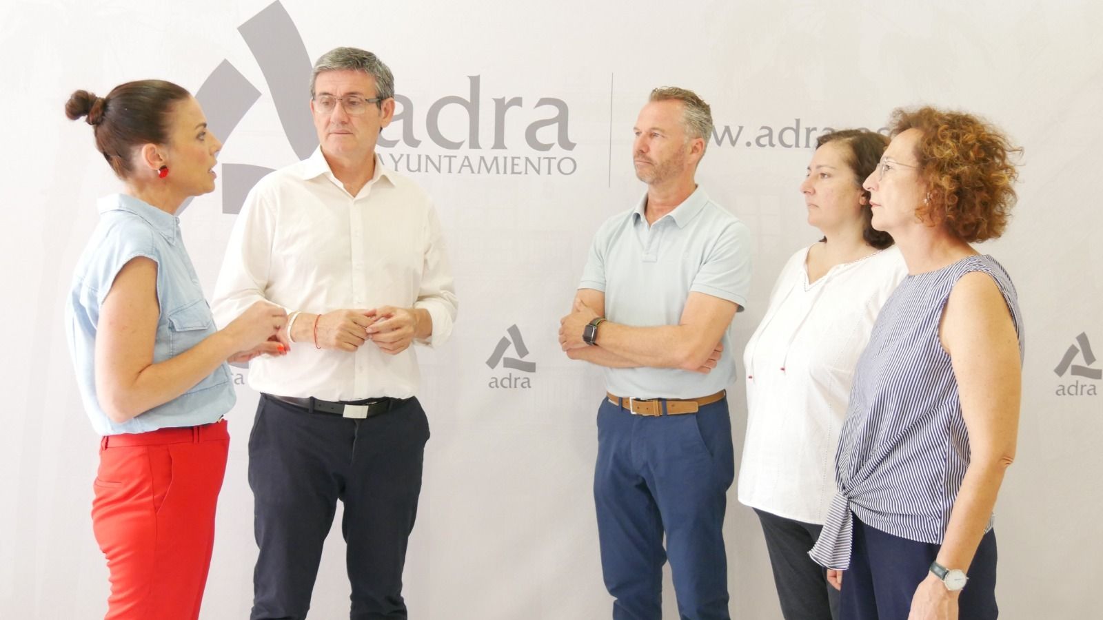 Adra celebra este viernes una nueva edición de su ‘Noche en Blanco’ con descuentos y animación