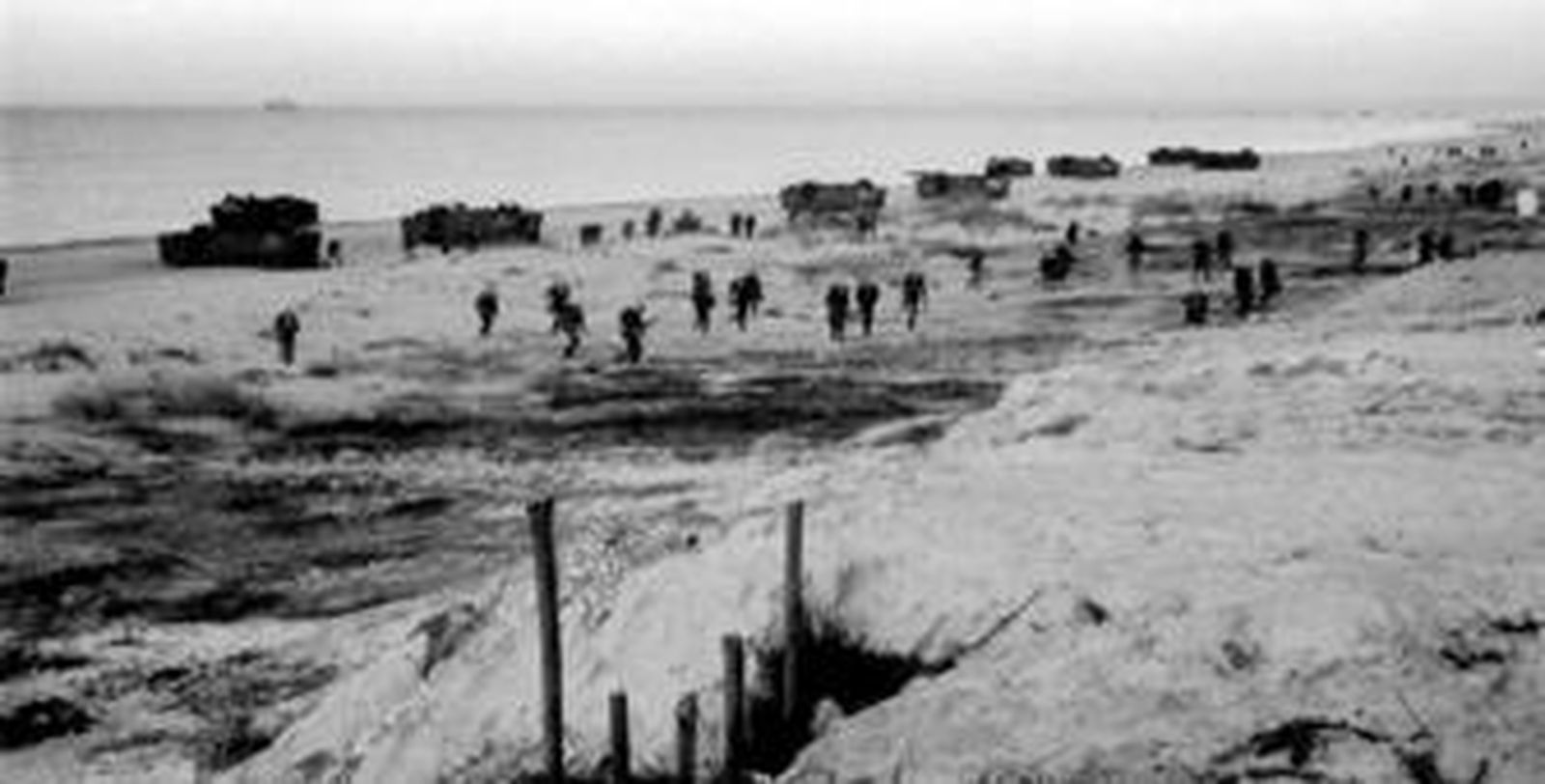 Marines de EE UU desembarcan en Mazagón para 'liberar' a Huelva