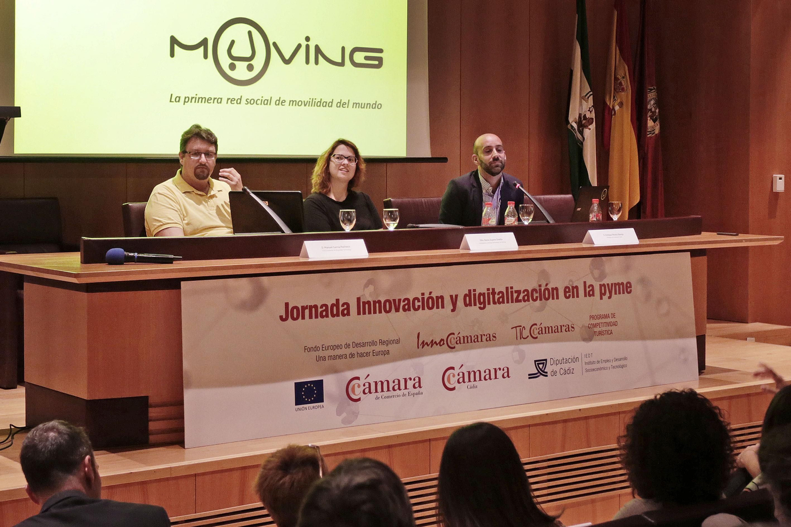 La mesa redonda, con representantes de empresas que han innovado con éxito, celebrada ayer en Cádiz.
