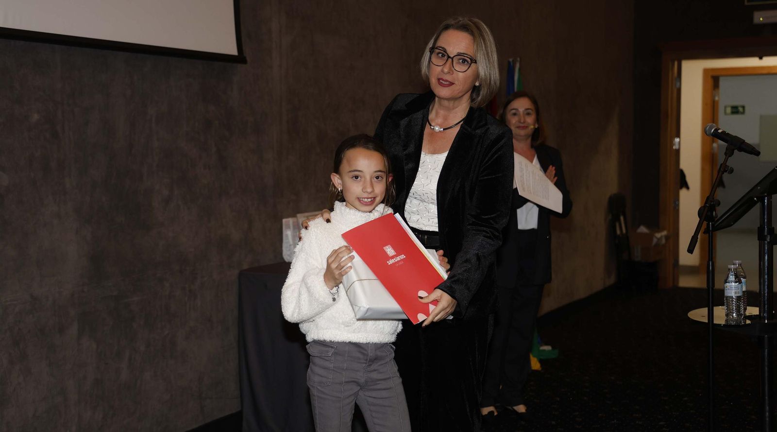 Las fotos de la entrega de los Premios a la Mujer Linense 2025