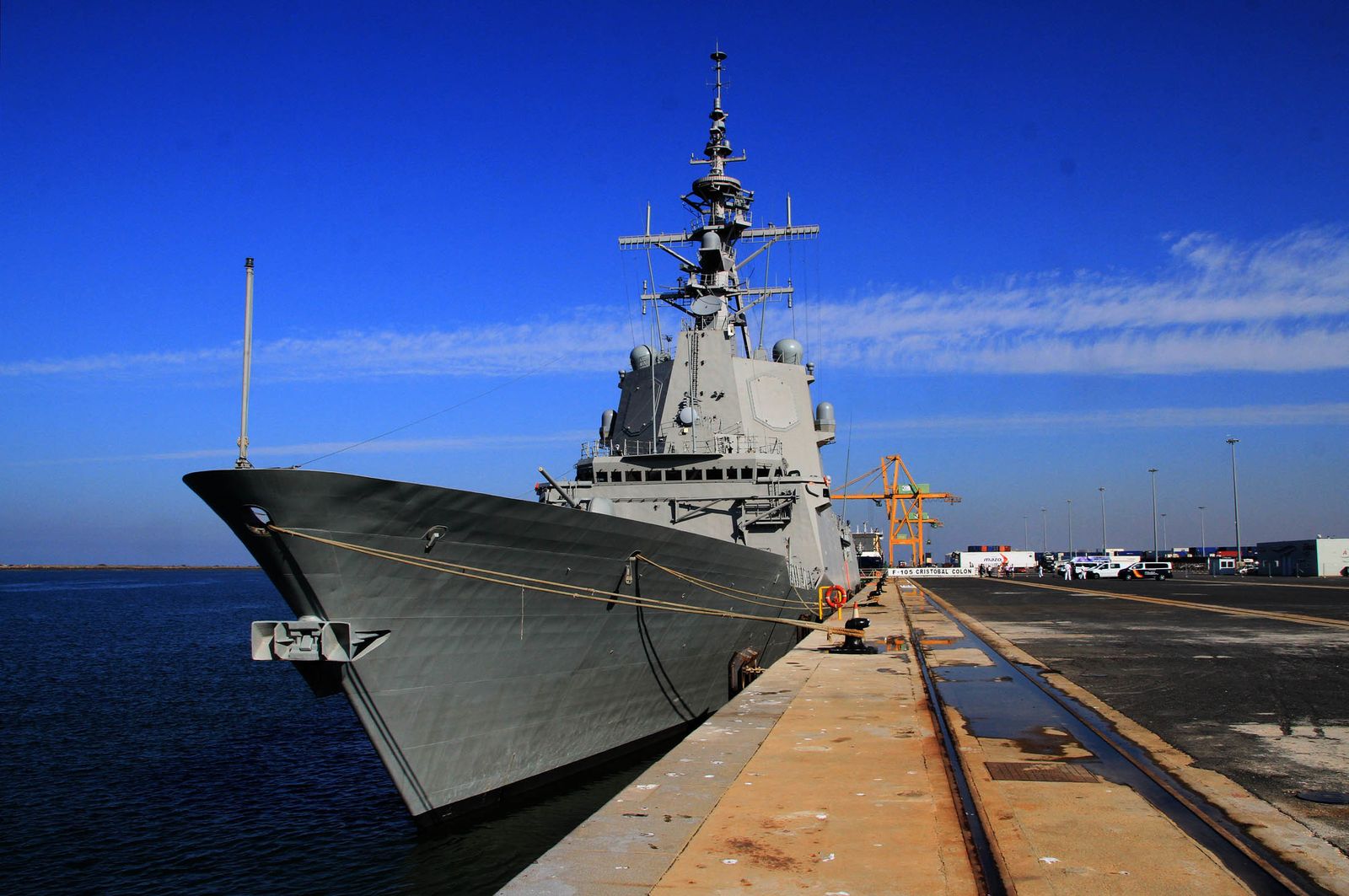 Imágenes de la Fragata Cristóbal Colón F-105