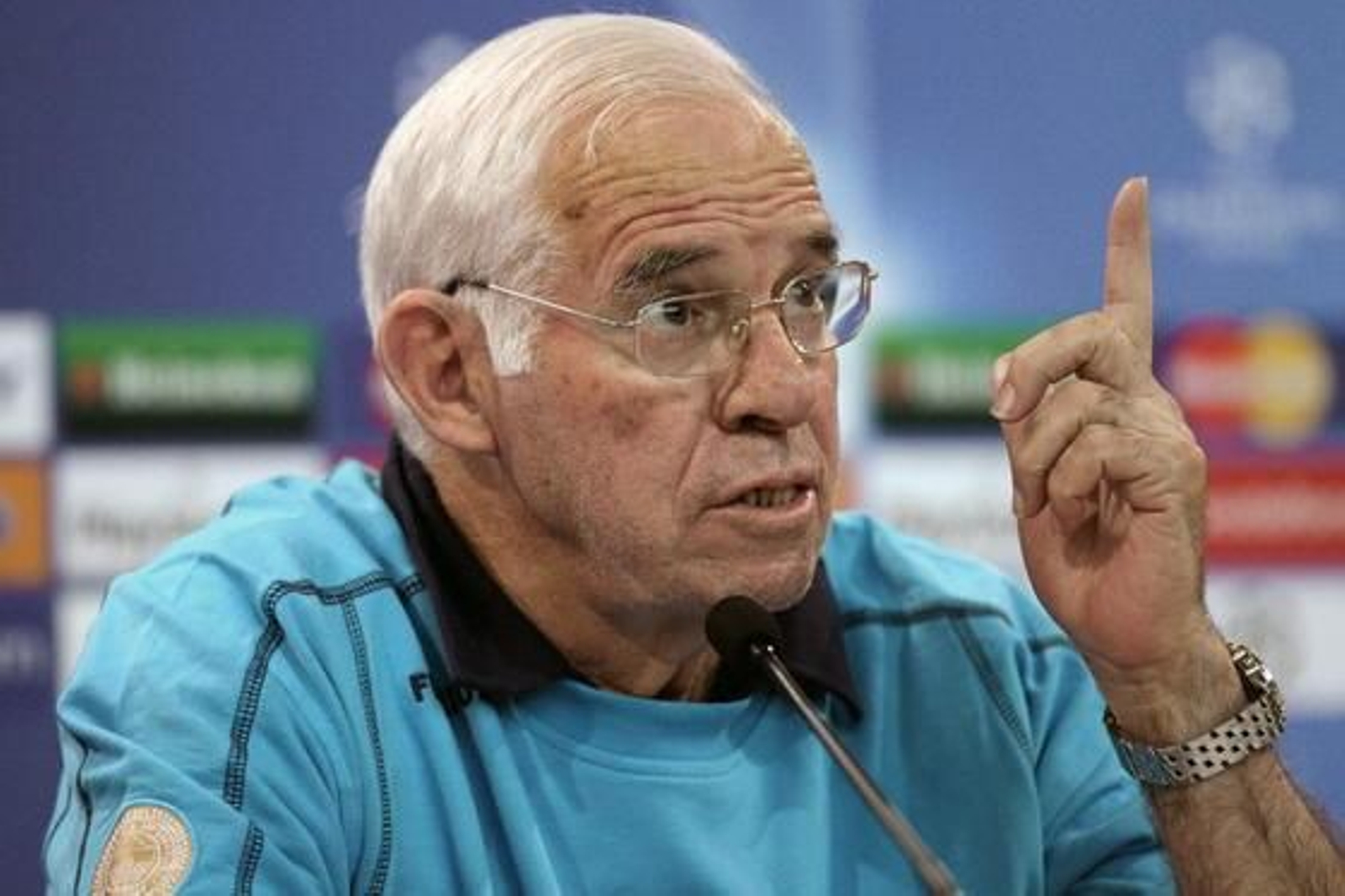 Luis Aragonés gesticula.

Foto: Efe