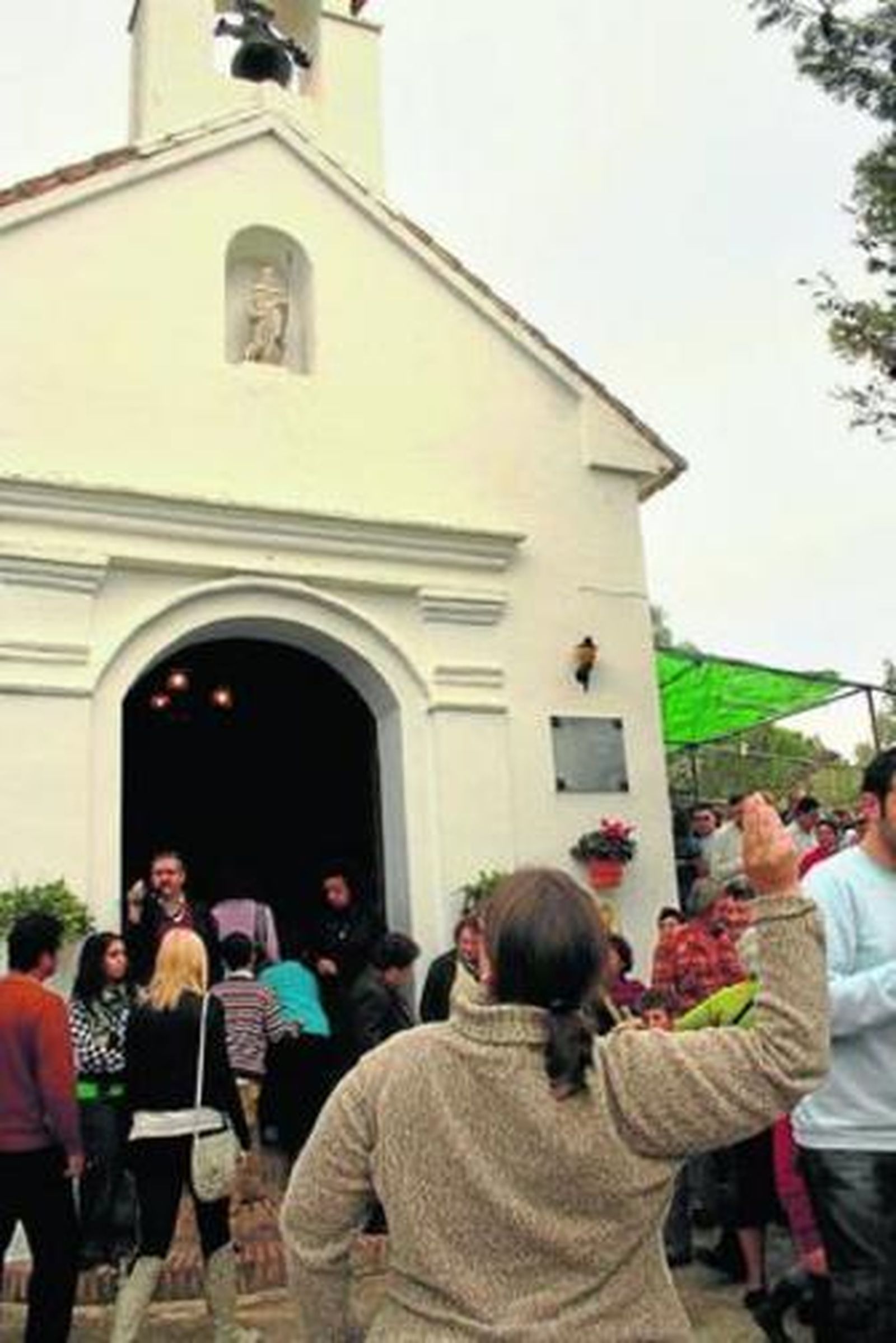 Solteras apedrean a San Antón