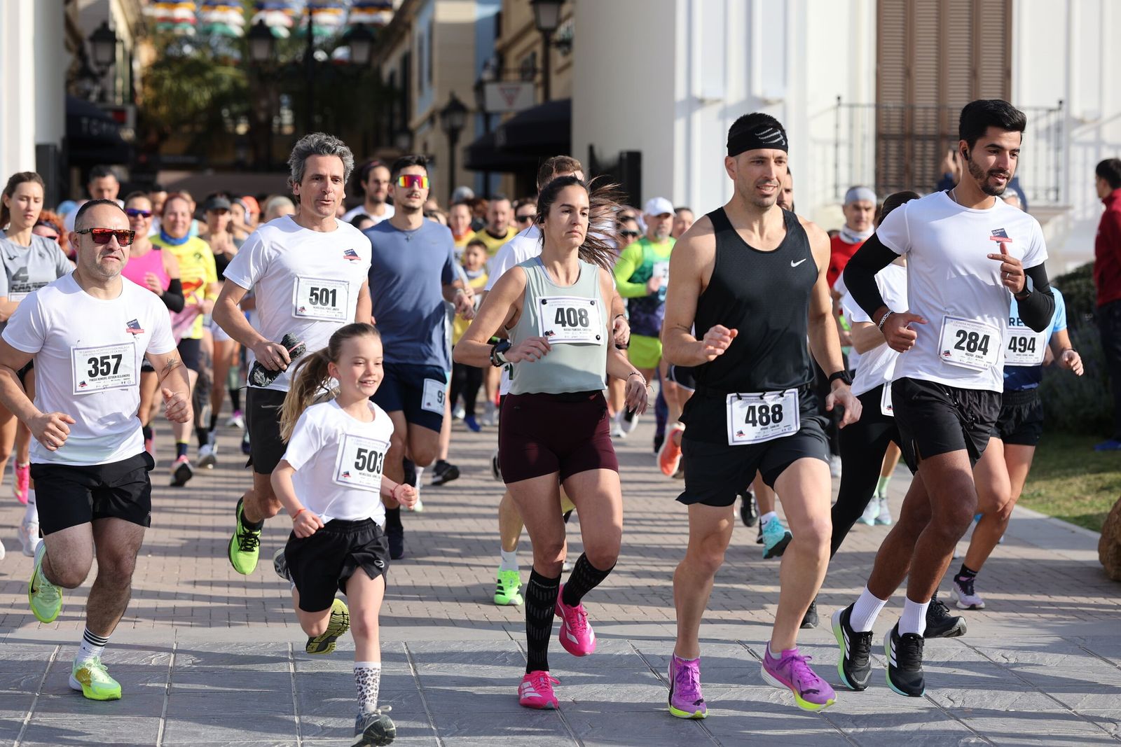La Carrera Solidaria por el Día de la Mujer McArthurGlen, en fotos